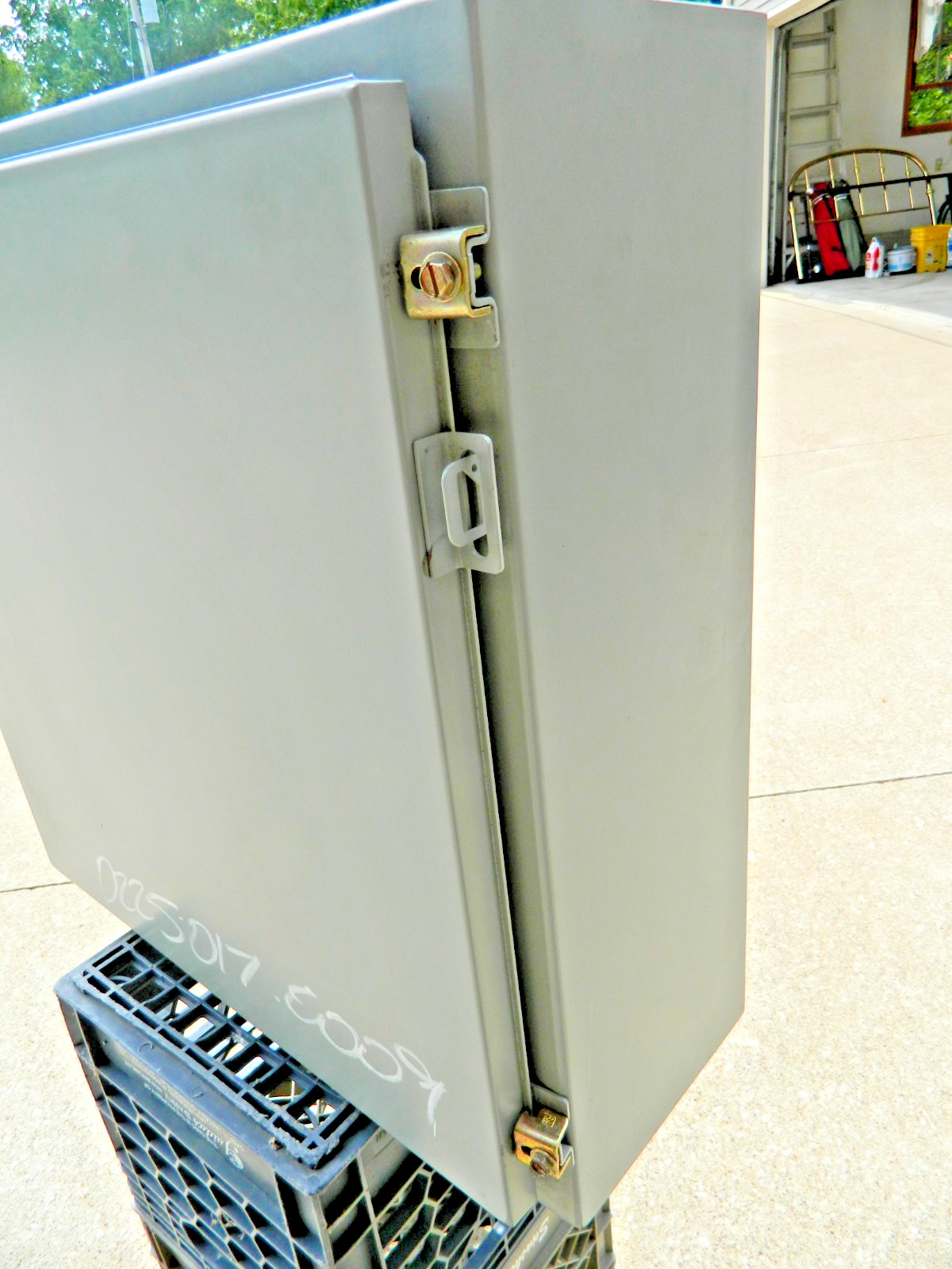 NVENT HOFFMAN A242408LP Electrical Enclosure 24″ x 24″ x 8″