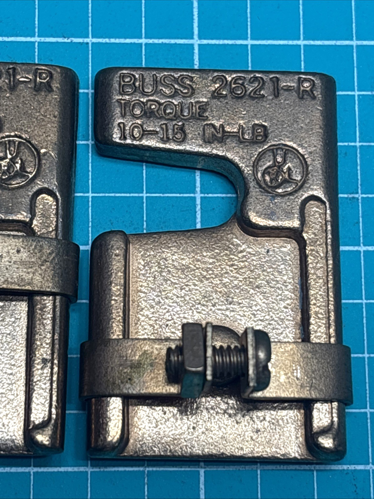 2- Buss 2621-R Fuse Reducer, Adapter, 100a- 200a, 250v – 600v, AC/DC, Bussmann