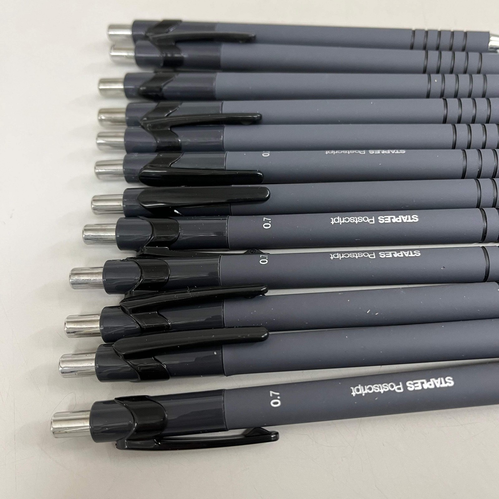 STAPLES (2 PACK, 12 EACH) Retractable Ballpoint Pens Medium Point Black Ink 1826
