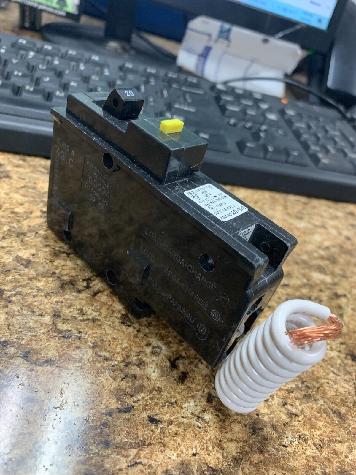 New Circuit Breaker Square D Homeline HOM120GFI HOM120GFIC 20 Amp 1 Pole