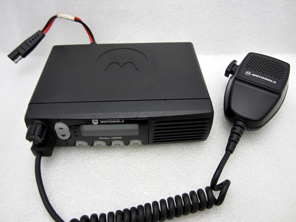 Motorola Radius CM300 Mobile 2-Way Radio with Microphone AAM50KQF9AA1AN