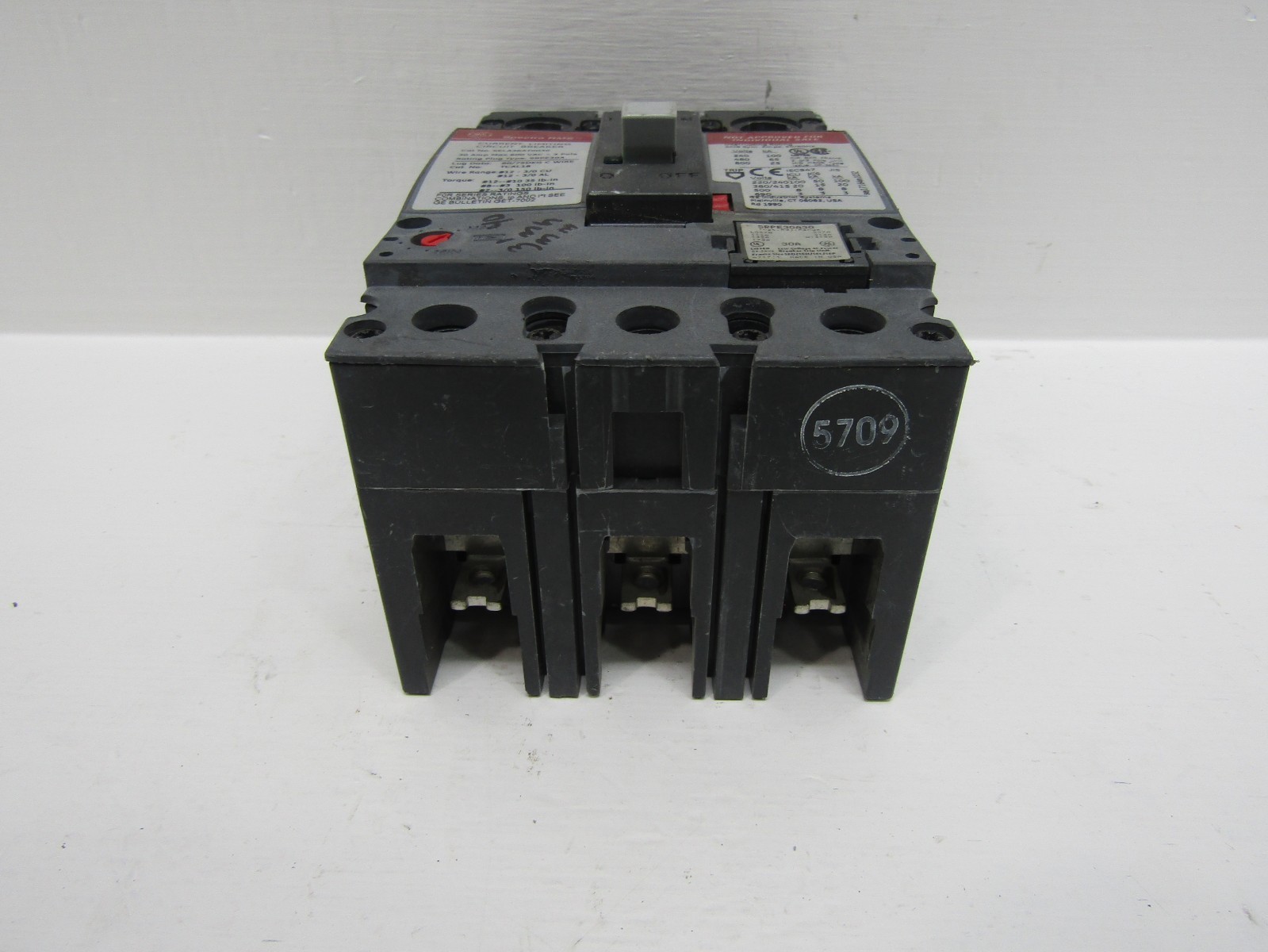 GE SELA36AT0030 30 Amp 600V 3-Pole Spectra Circuit Breaker 30A Plug SRPE30A30