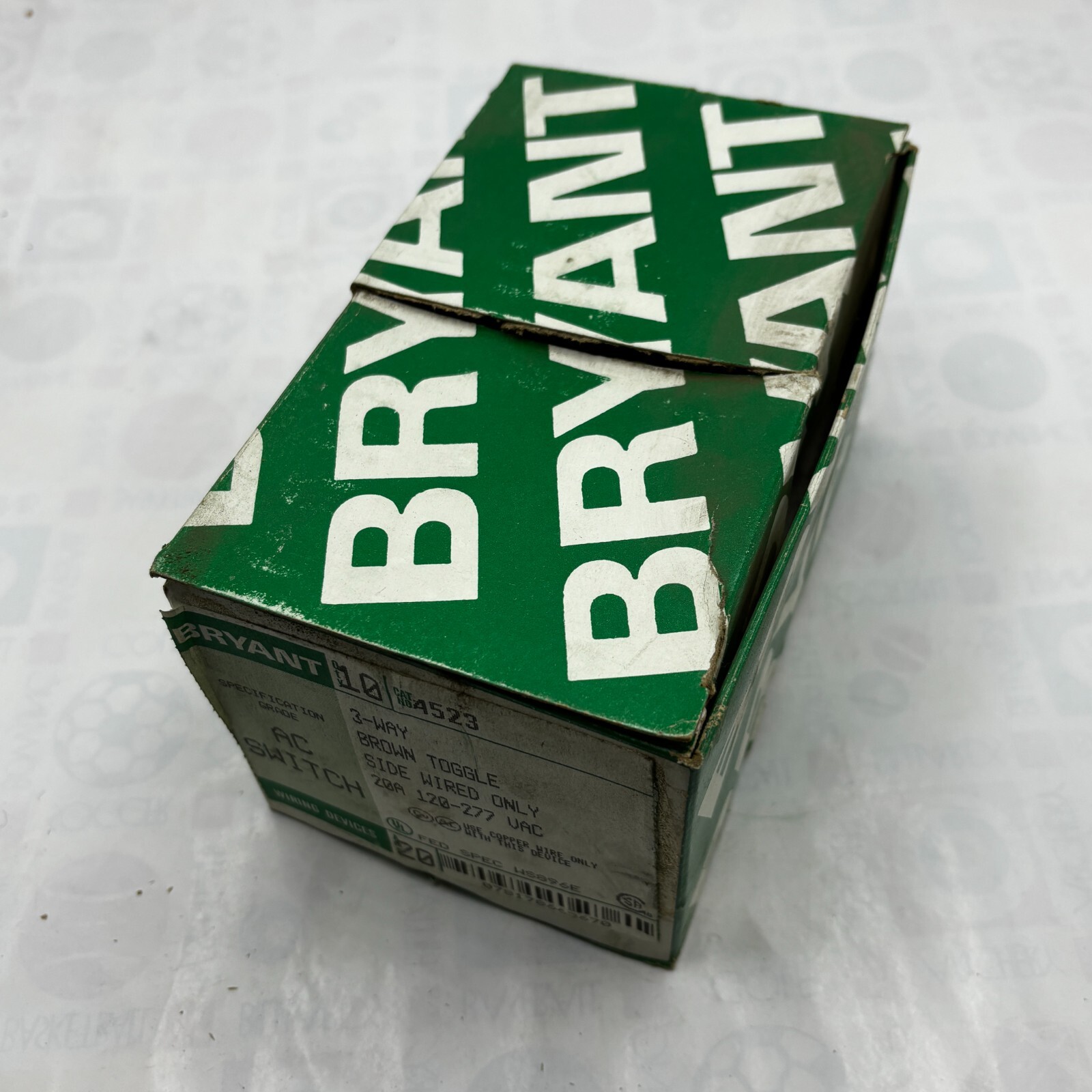 Bryant 4523 3-way Brown Toggle Back & Side Wired 20A 120-277 VAC Box Of 10 ⭐