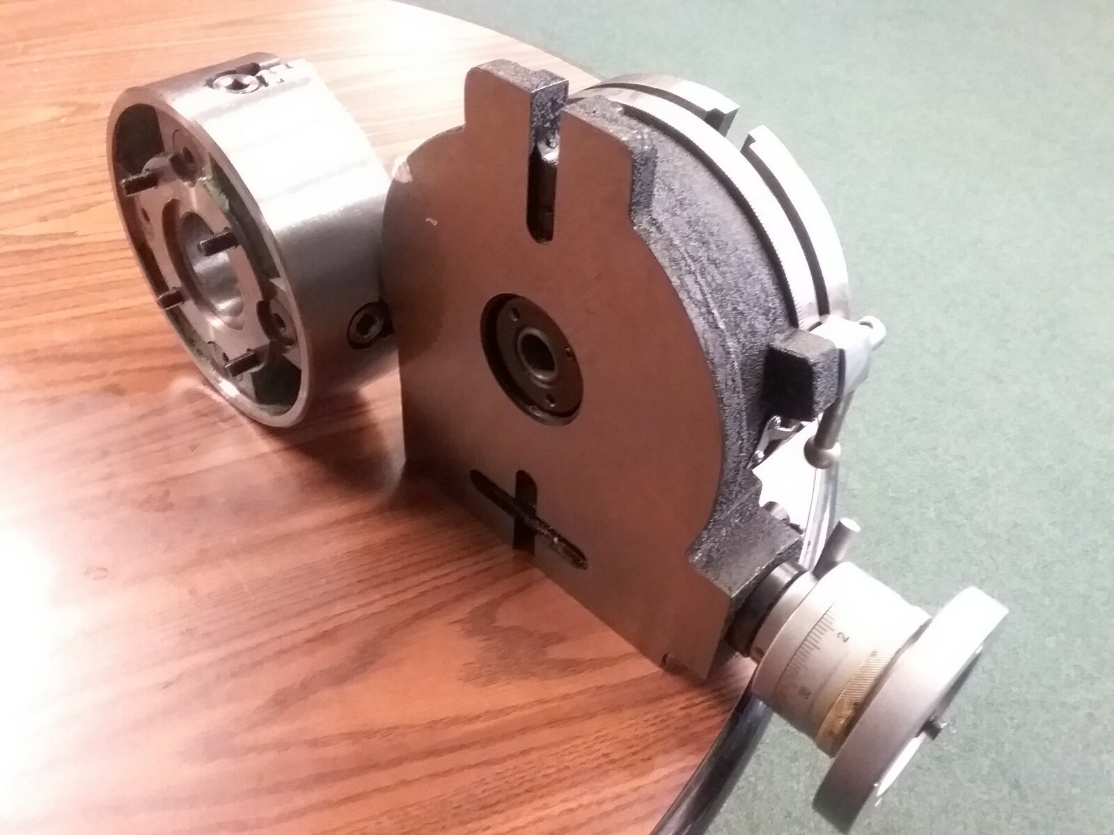 8″ HORIZONTAL & VERTICAL ROTARY TABLE w. 8″-4 jaw independent chuck 4 T-nuts