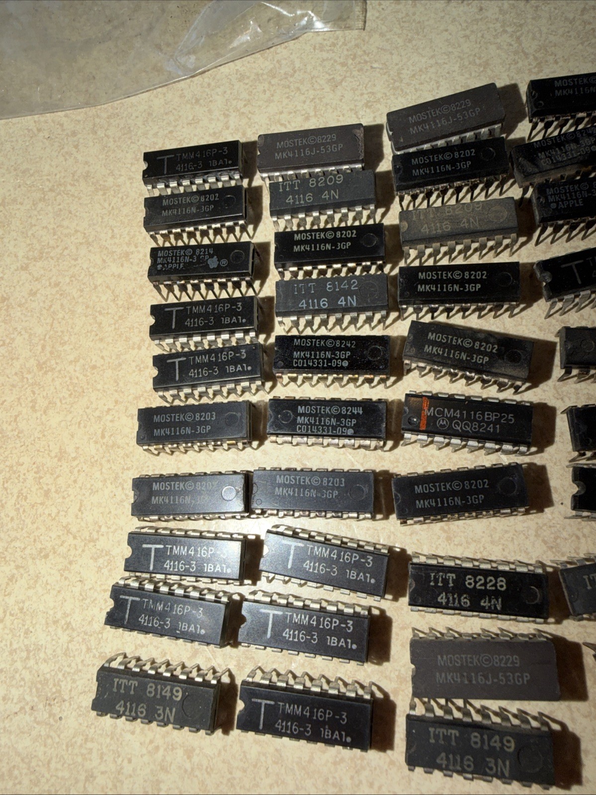 Lot Of 117 Assorted 4116 Computer Chips , Mixed Lot See Photos