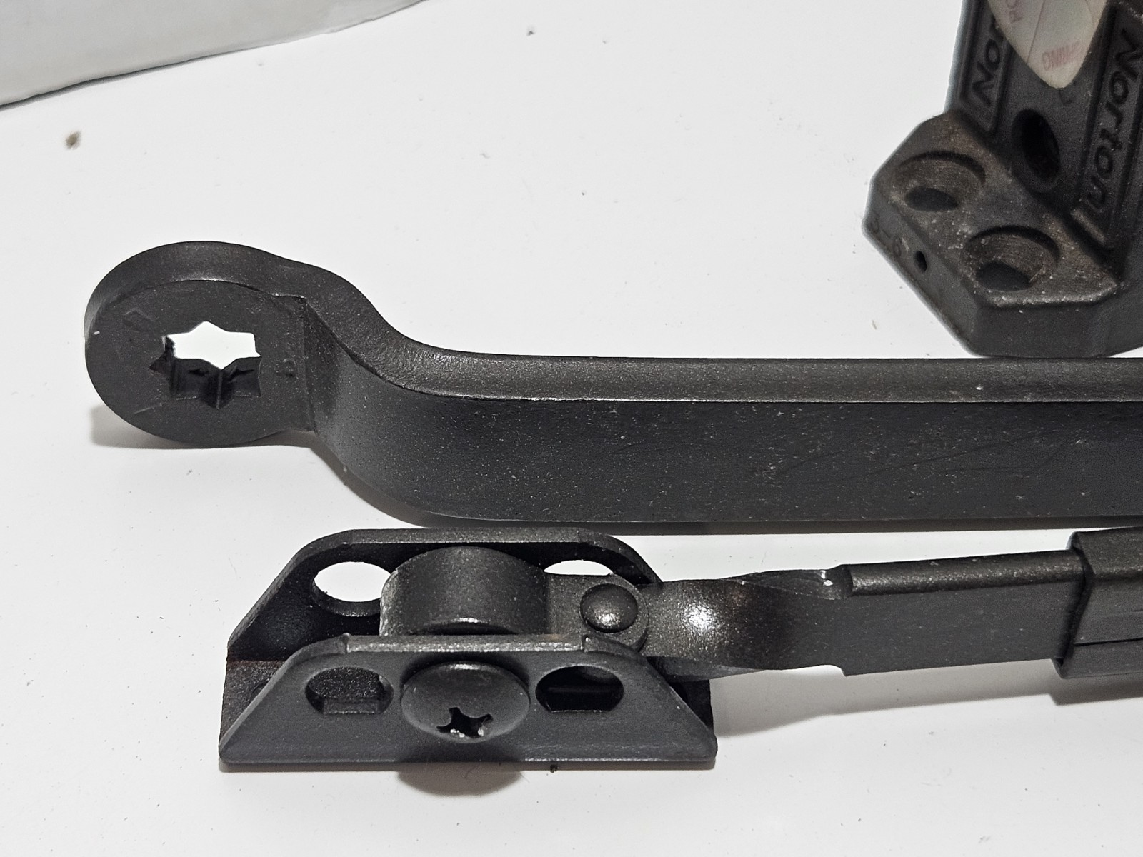Norton Tri-Style/Reversible/Non-Hold/Door Closer/Dark Bronze #1601 Made In USA