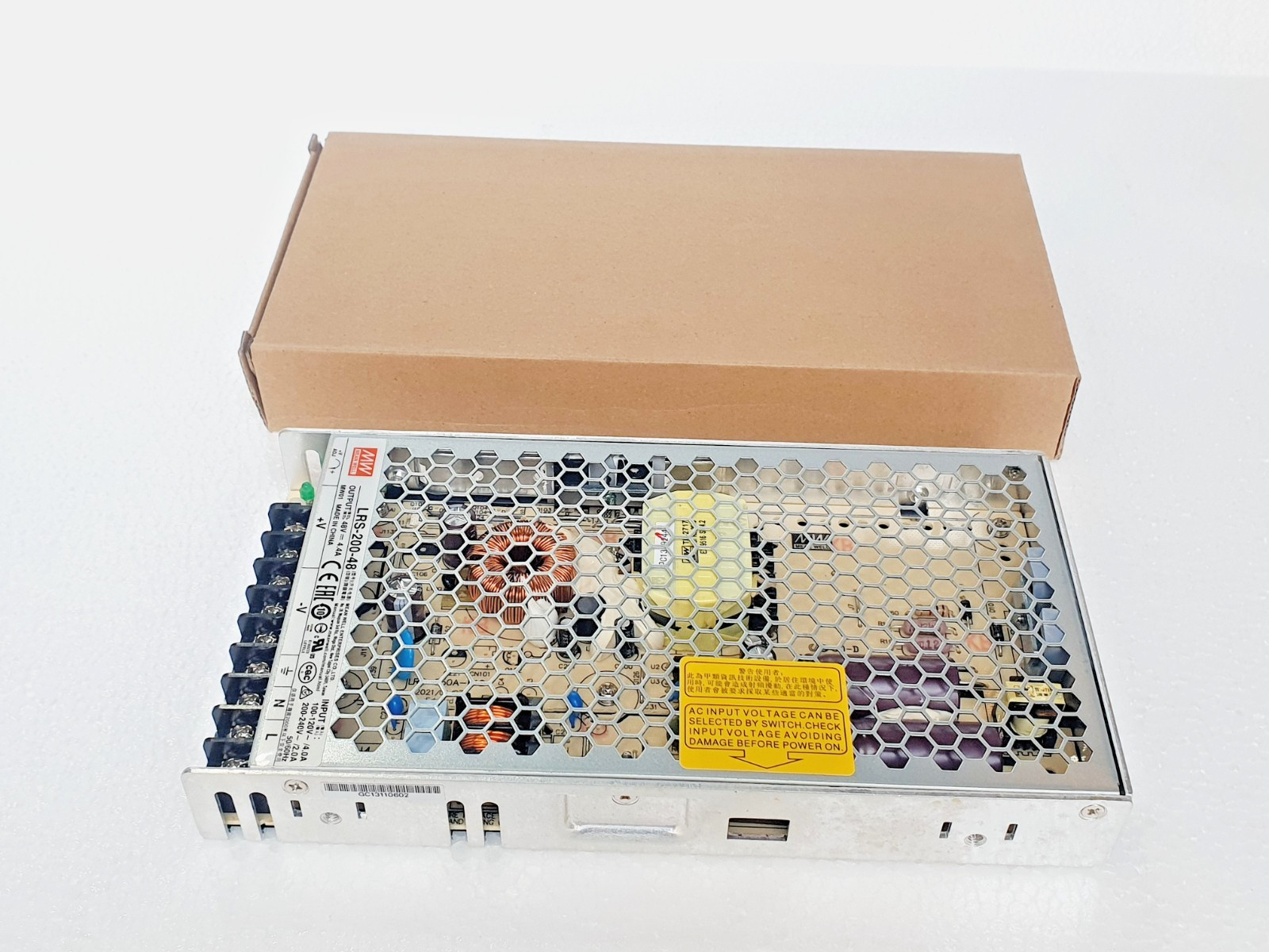 LOT of 5 MEAN WELL LRS-200-48 Power Supply Input: 120/240 VAC, Out: 48 VDC, 4.4A