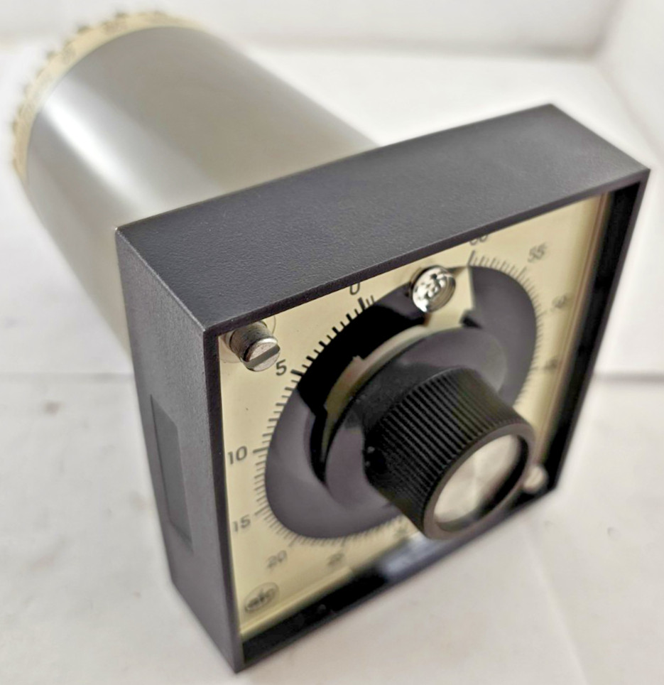 ATC 305E017A10PX Analog Electromechanical Timer 305E Delay Relay 0-60 Minute