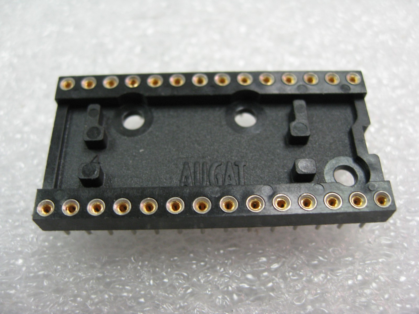 10x Augat 28 Pin IC Socket – .100″ x .600″ Machined Pin w/ Gold Contacts – NOS