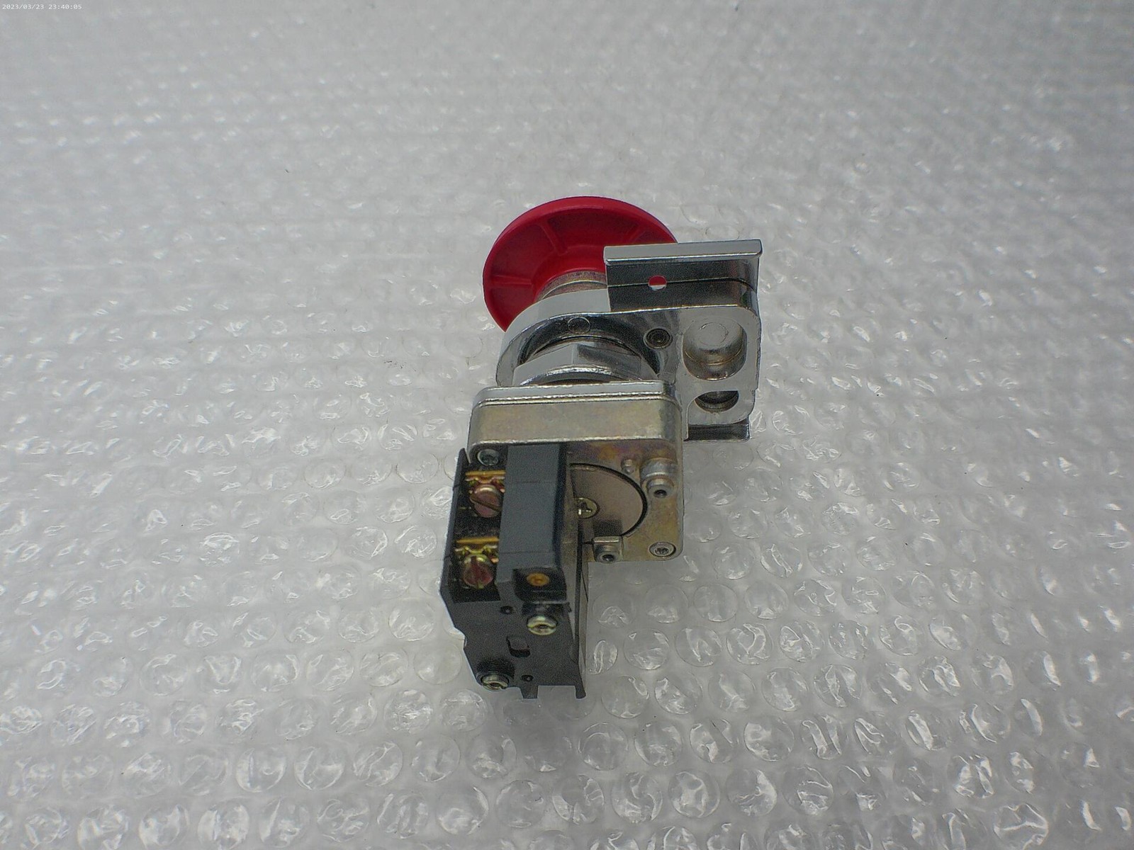 REES 40102-102 PUSHBUTTON RED NSNP