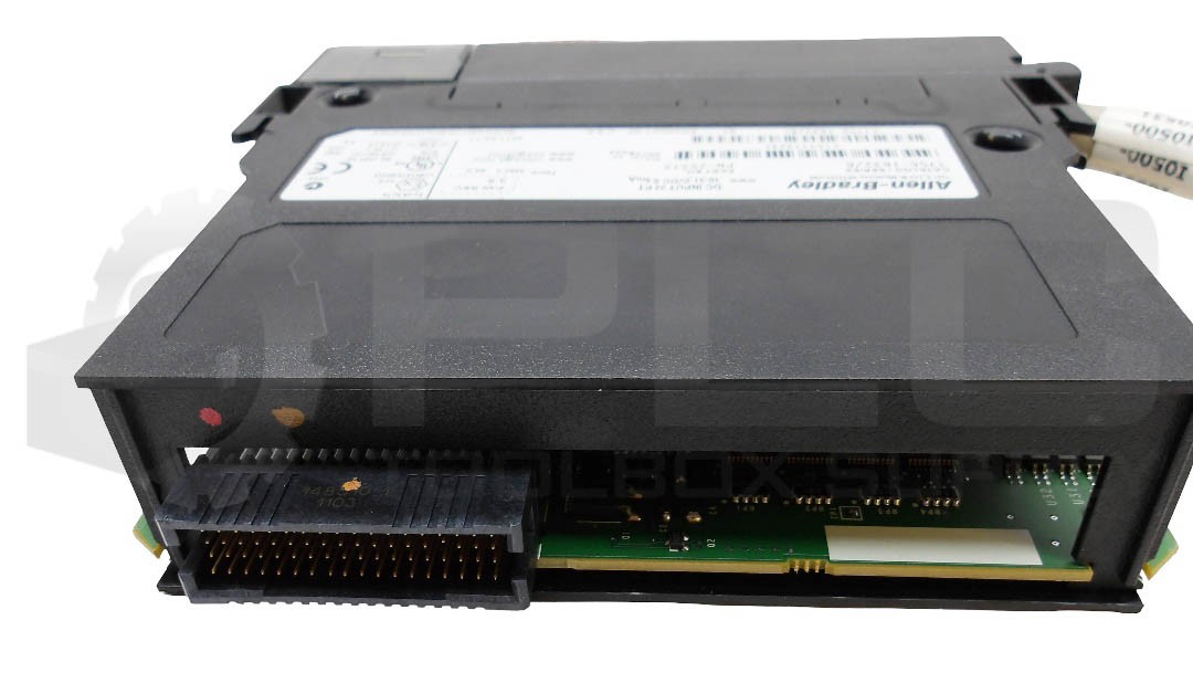 ALLEN BRADLEY 1756-IB32 /B DC INPUT 32PT 10-31.2VDC 5.5MA