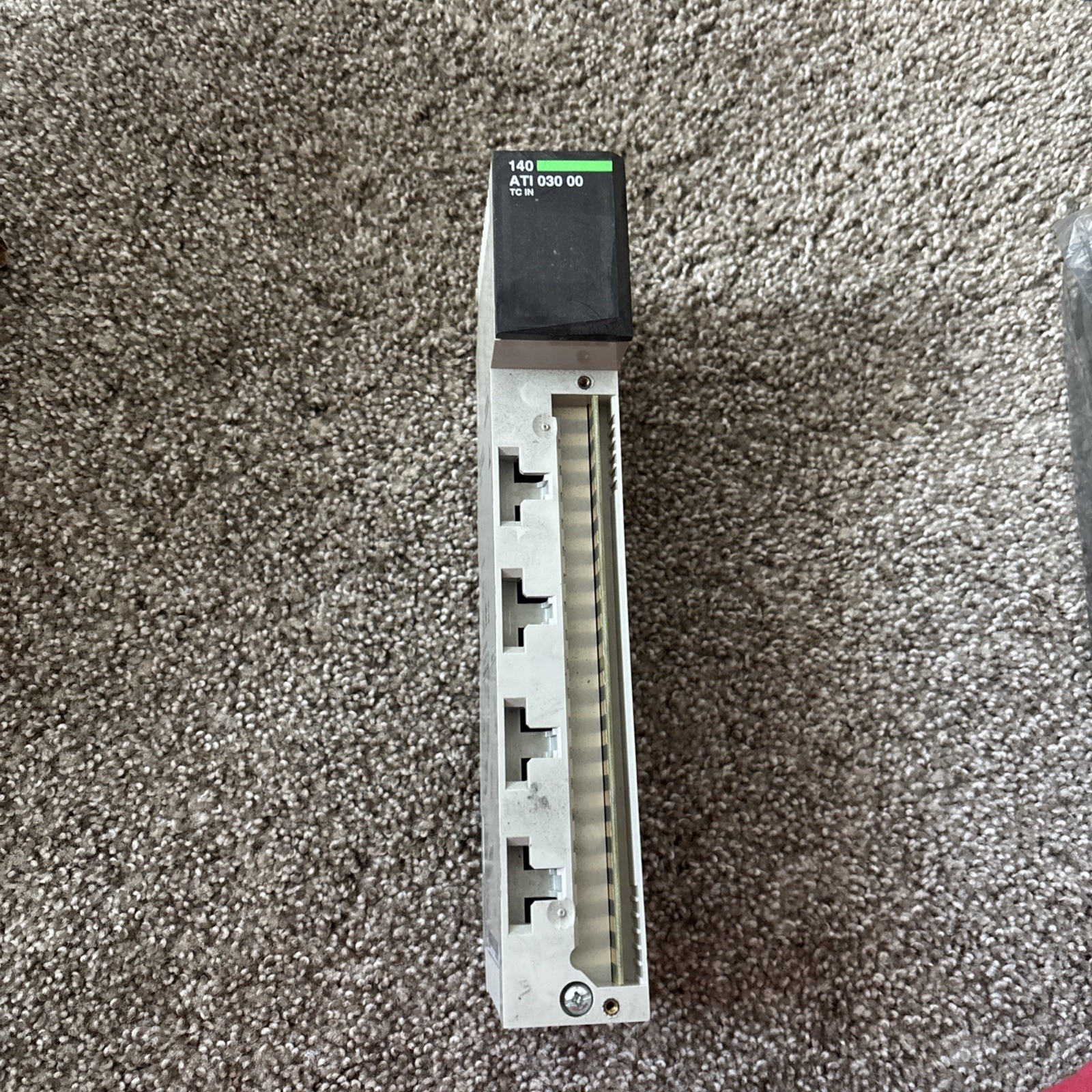 SCHNEIDER 140ATI03000 TSX QUANTUM 140 ATI 030 00 INPUT MODULE 8 POINT 16 BIT