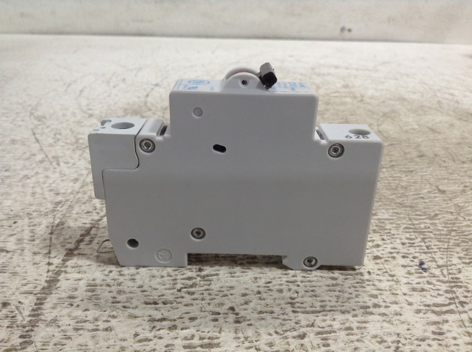 GE General Electric V07110 C-10 10 Amps 277/480 V 1 Pole Circuit Breaker