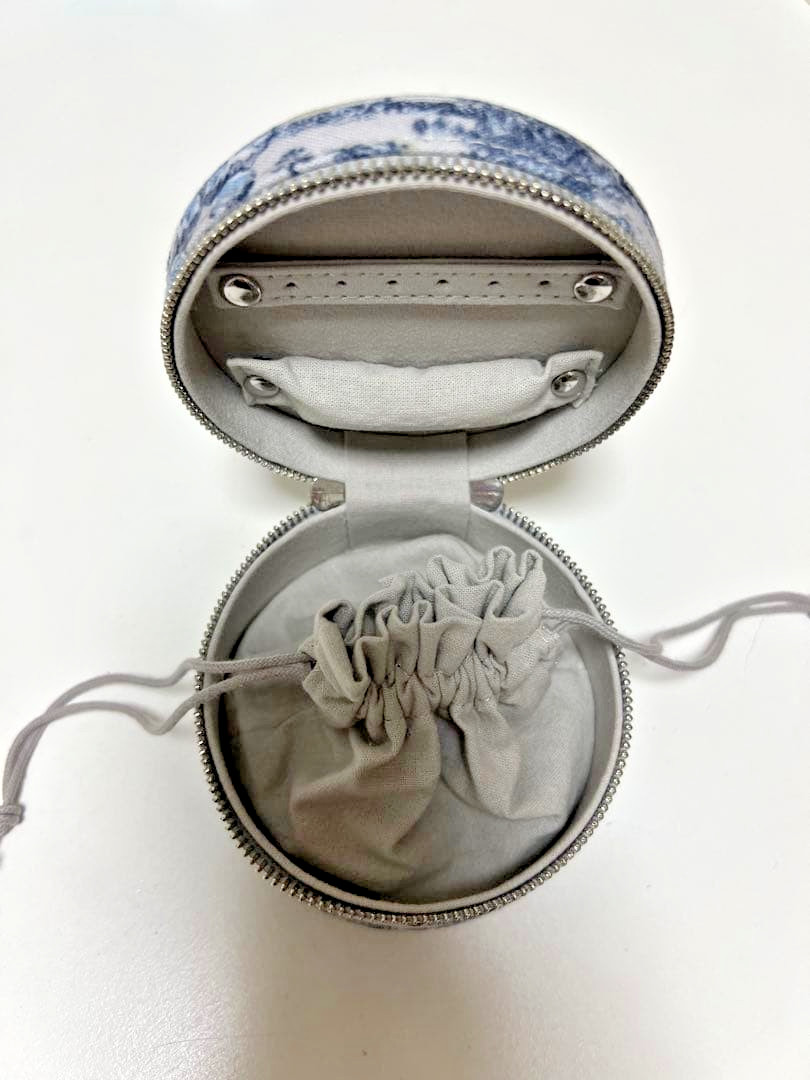 Christian Dior novelty limited Jewelry case NEW star