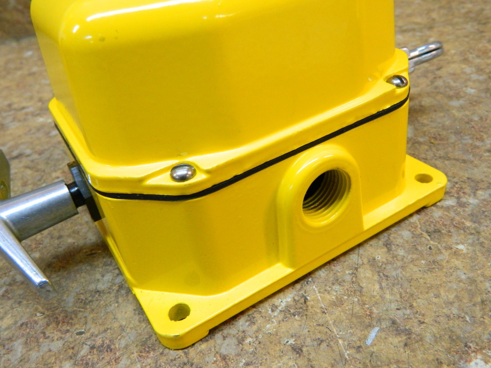 REES 04944-040 CABLE OPERATED SWITCH 15 LBS. TRIP FORCE TYPE 12 & 13 ENCLOSURE