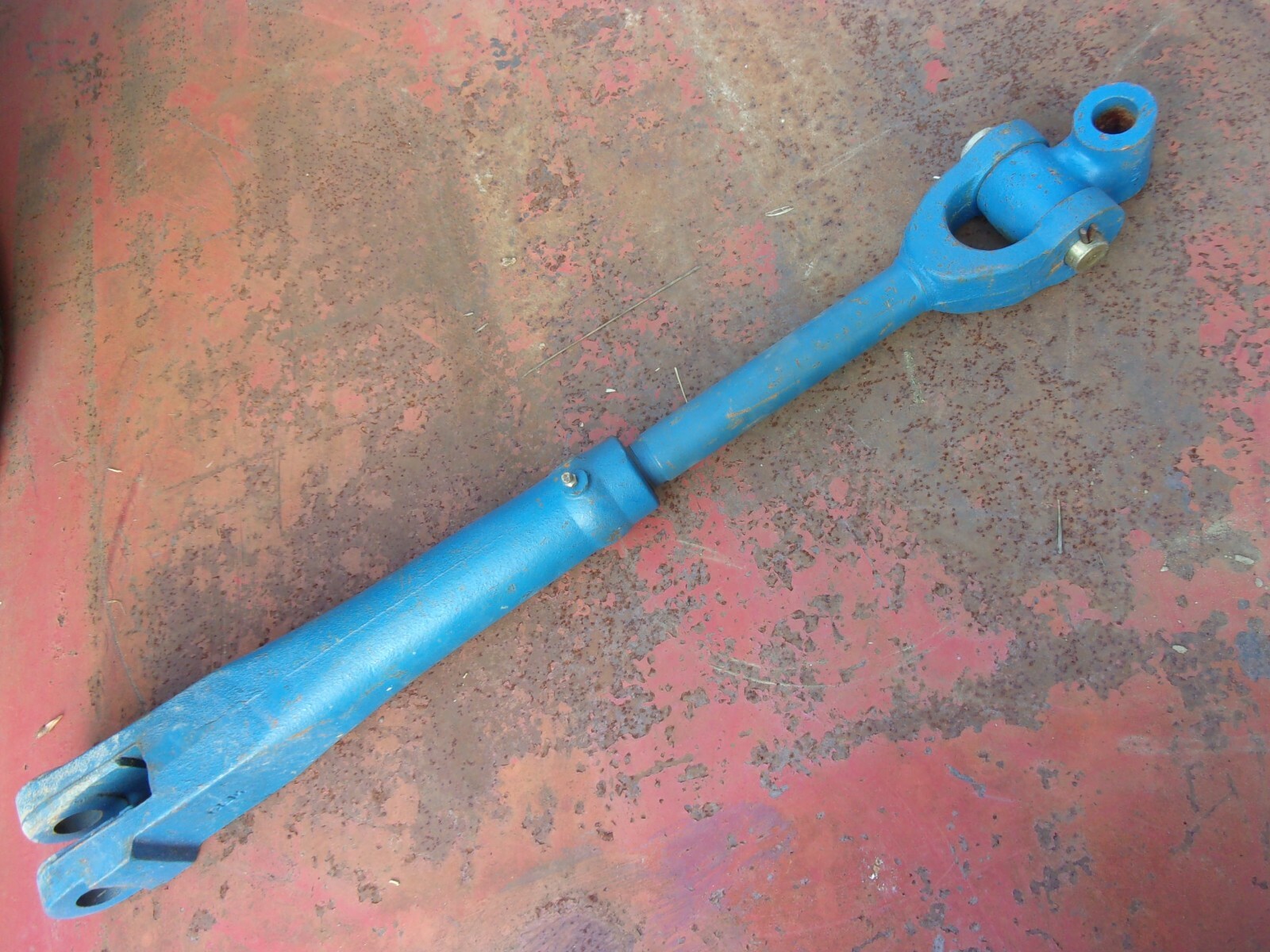 C7NNA935C Hydraulic Level Fork Ford Tractor 5000 5200 5600 5700 5900 6600 6700