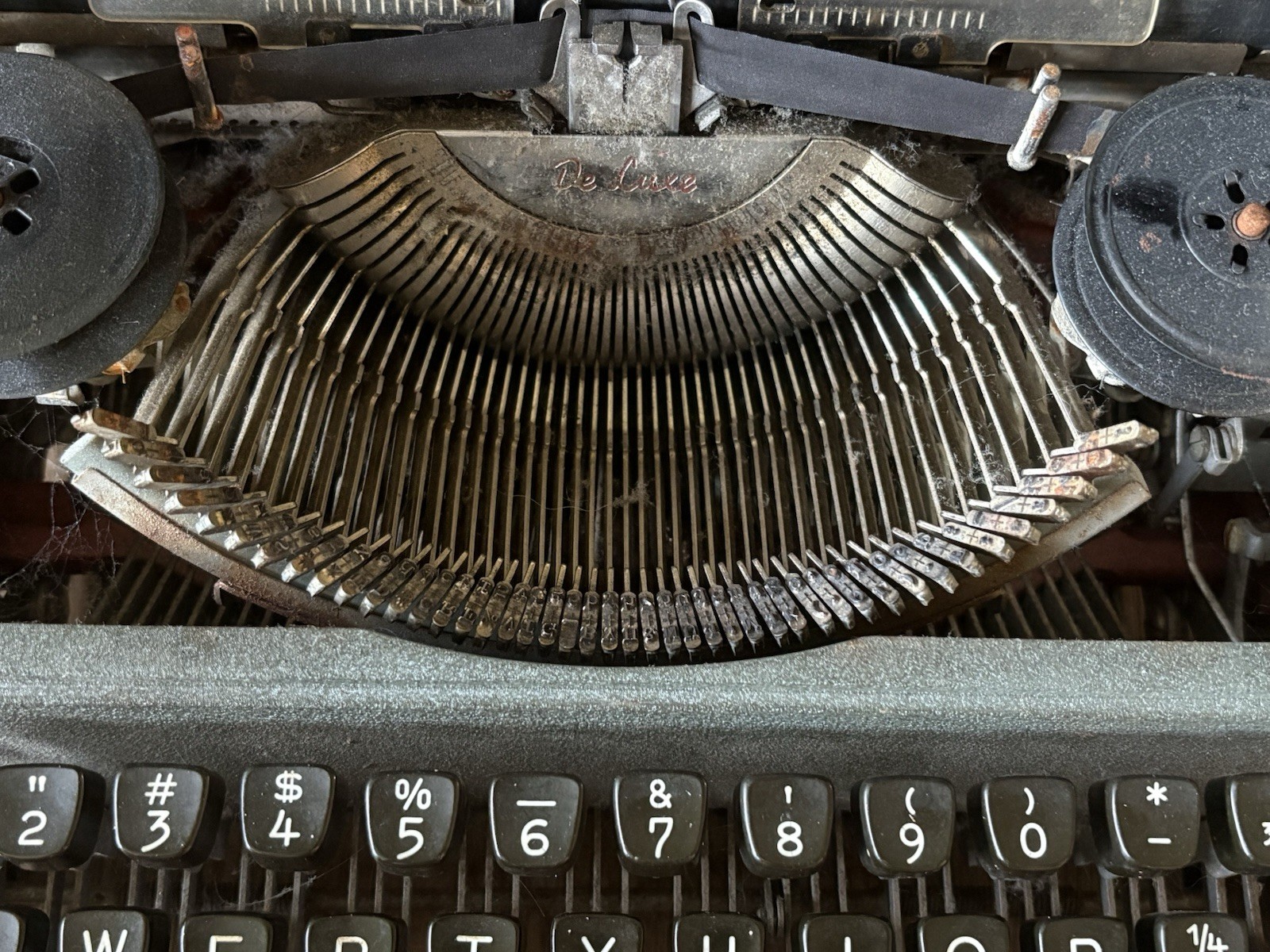 Olympia SM3 De Luxe Vintage Manual Typewriter with QWERTY Keyboard, Green. 1957.
