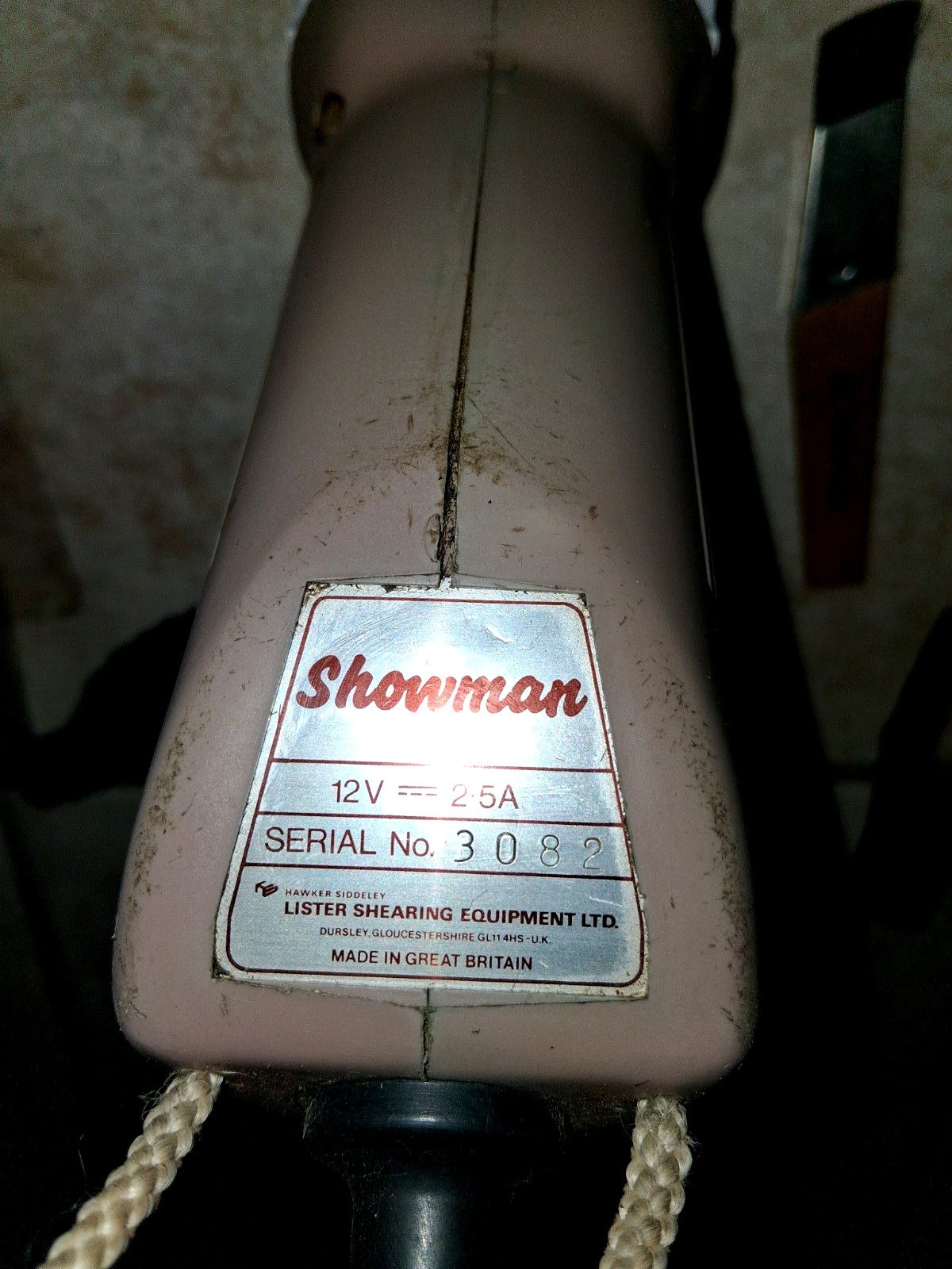 Lister Showman Animal Clippers 12 volts – no battery- tested and works well .