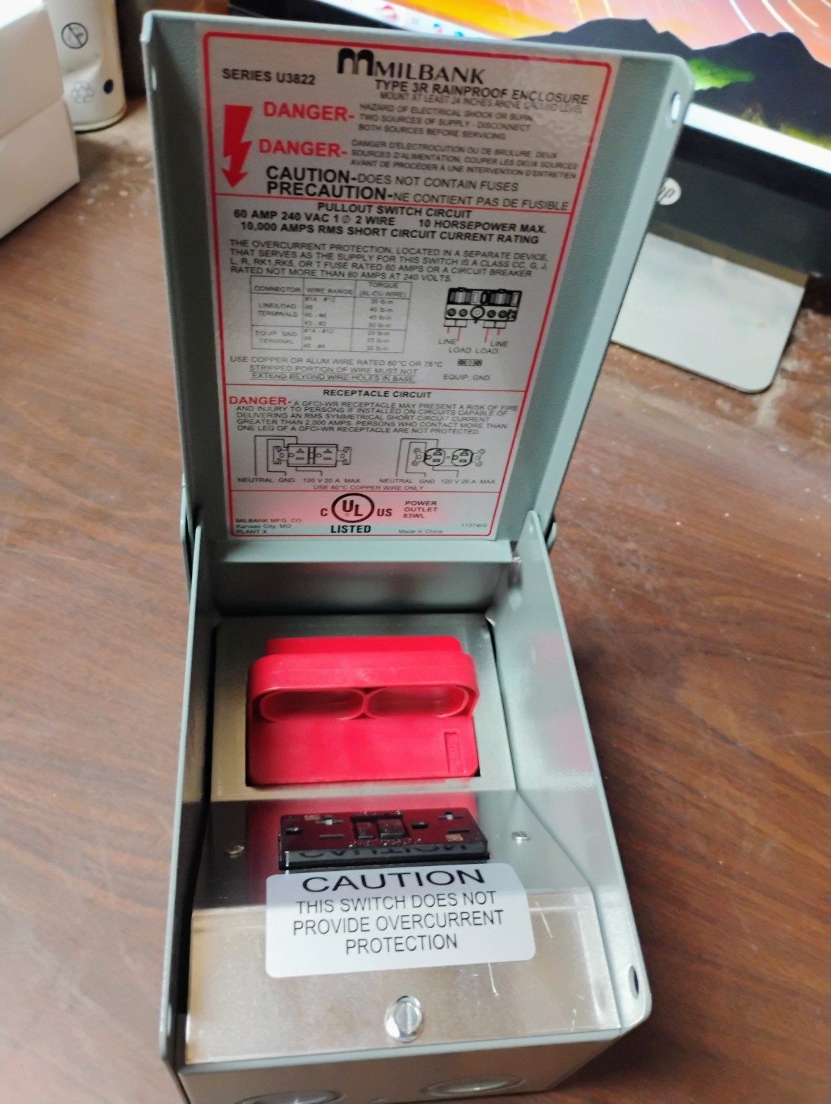 MILBANK U3822-20GWR PULL-OUT DISCONNECT SWITCH 60 AMP 2-POLE NON-FUSED NEW