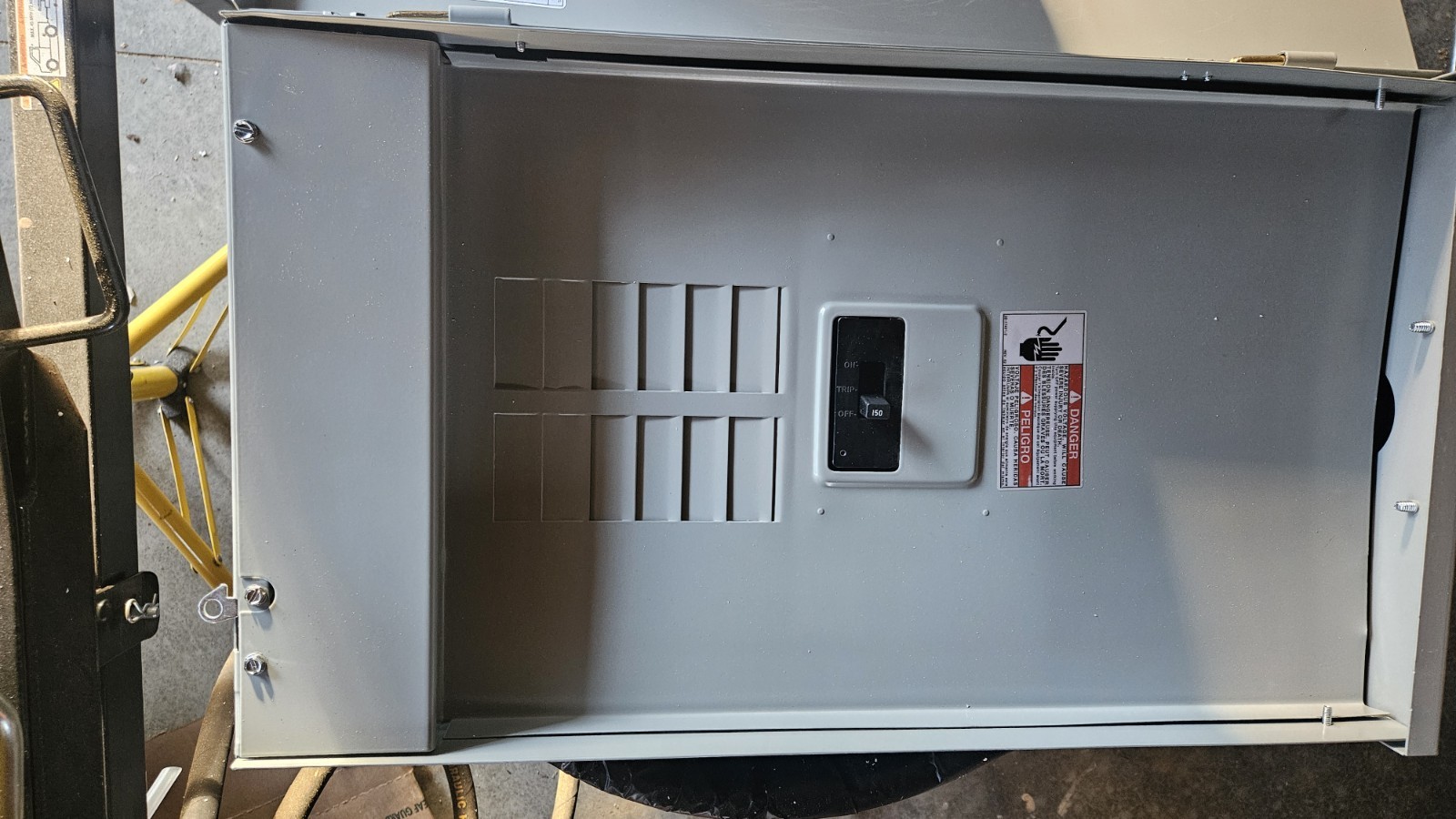Eaton BR816B150RF Main Breaker Loadcenter 150A 8-Spaces 16-Circuits