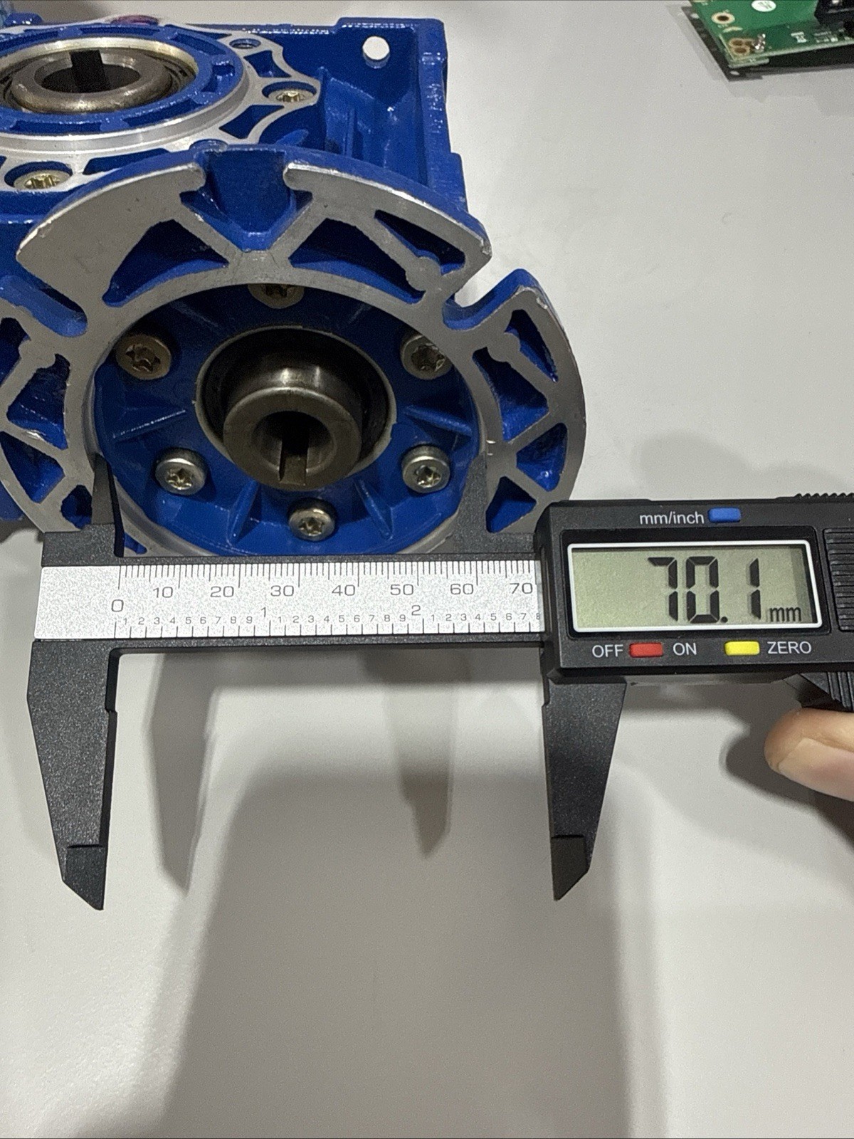 Motovario NMRV040 60:1 Right Angle Reducer, Worm Drive, 3/4″ Output bore