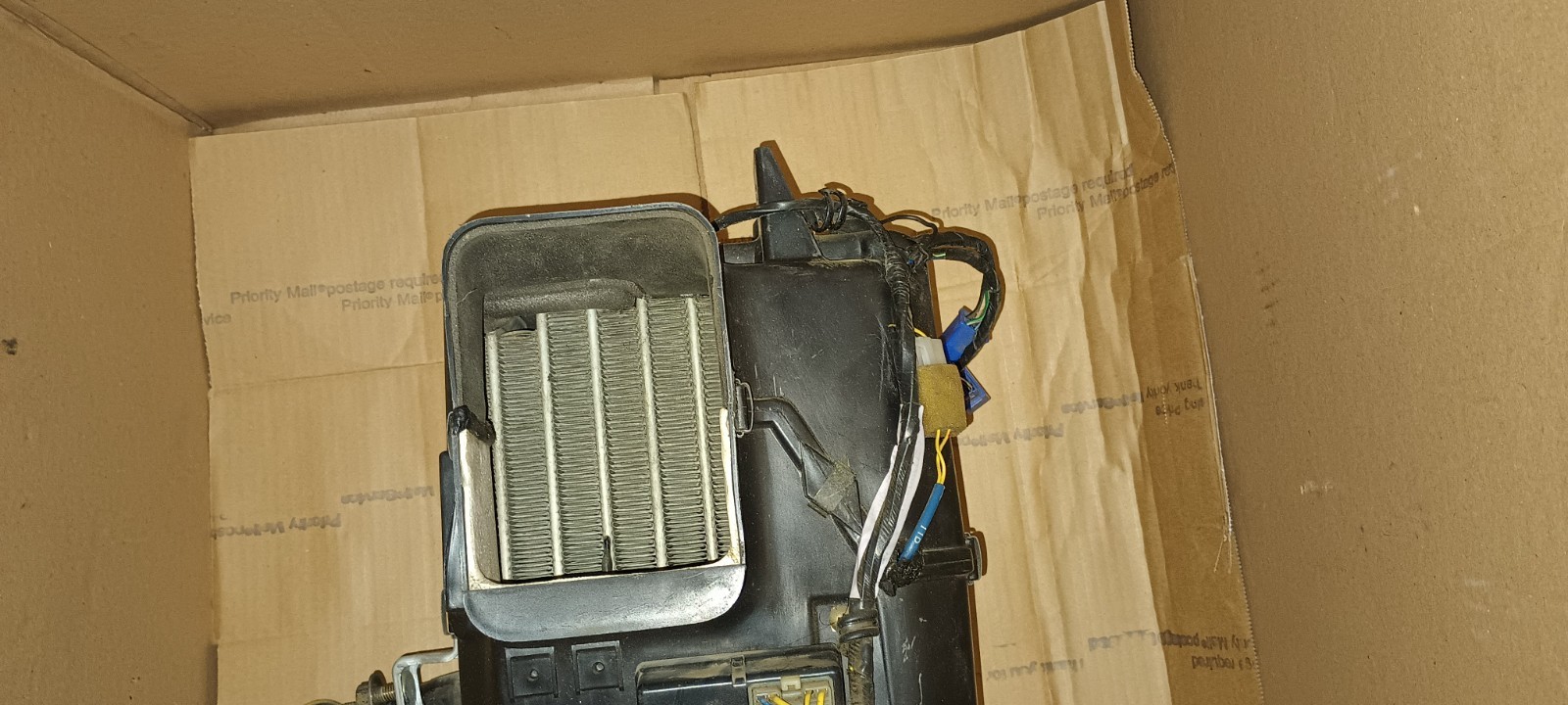 1990-1995 MITSUBISHI MIGHTY MAX / DODGE RAM D50 A/C BOX 2.4 USED OEM
