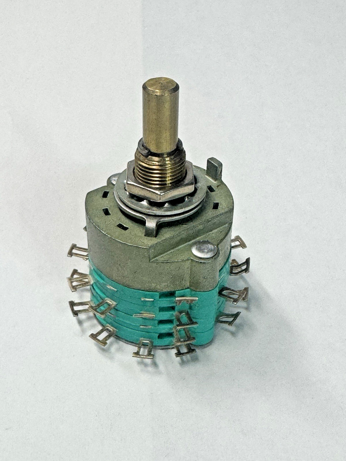 Electroswitch C4D0212N-A Rotary Switch 2 Pole 12 Position Panel Mount NOS