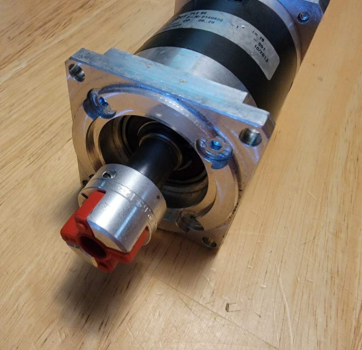 NEW Neugart PLE 60 Planetary Gearbox w/ Output Shaft 4-Bolt I=16