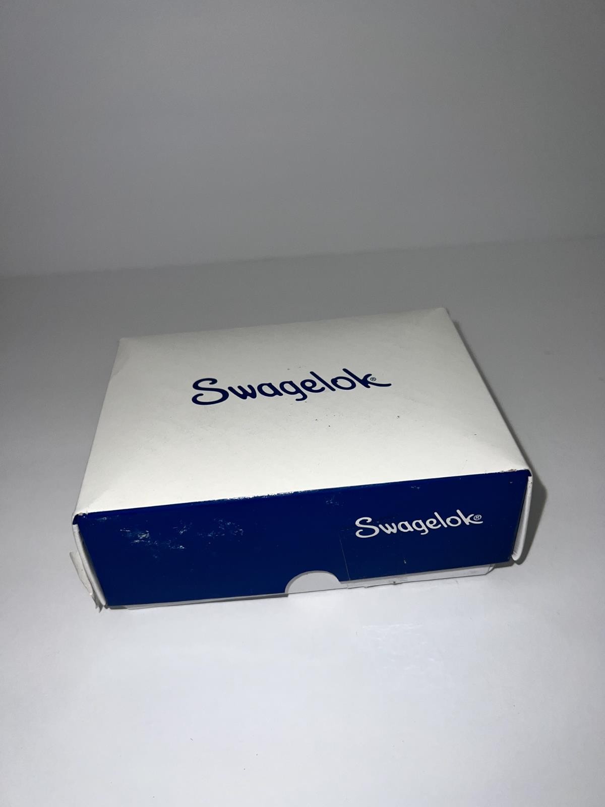 Swagelok 6LVV-DPRFR4-P VIM-VAR Manual Diaphragm Sealed Valve – Blue/Silver