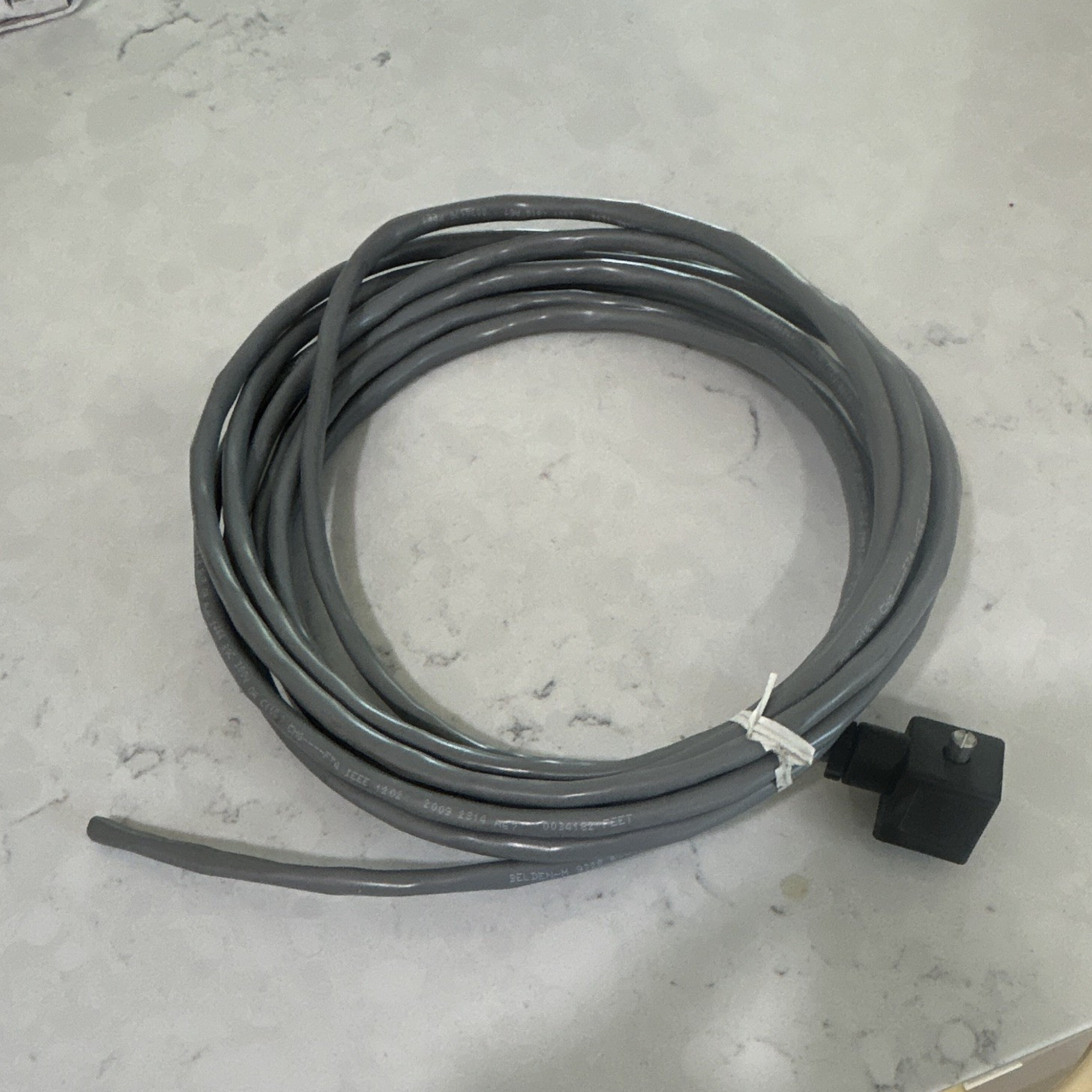 Belden 9318 18 AWG 3-Conductor Stranded Copper Cable 50 ft Gray