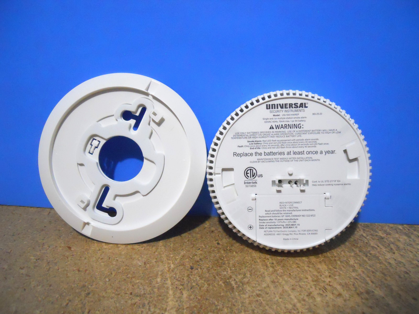 Universal Security 2 In 1 Smoke & Fire Alarm Sensing + Hardwired Battery Backup