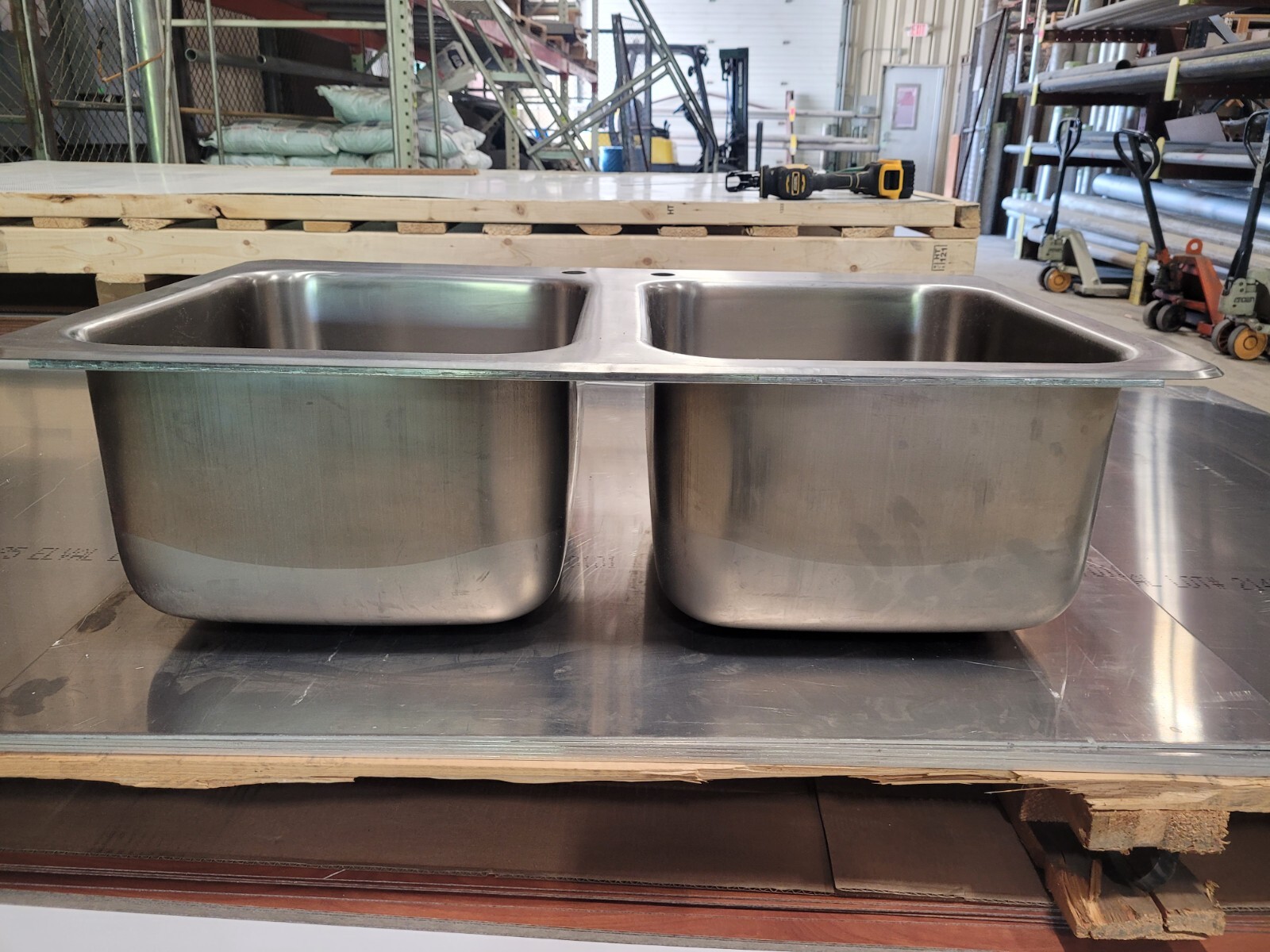 Regency 600DI21416 16-Gauge Stainless Steel Two Compartment Drop-In Sink