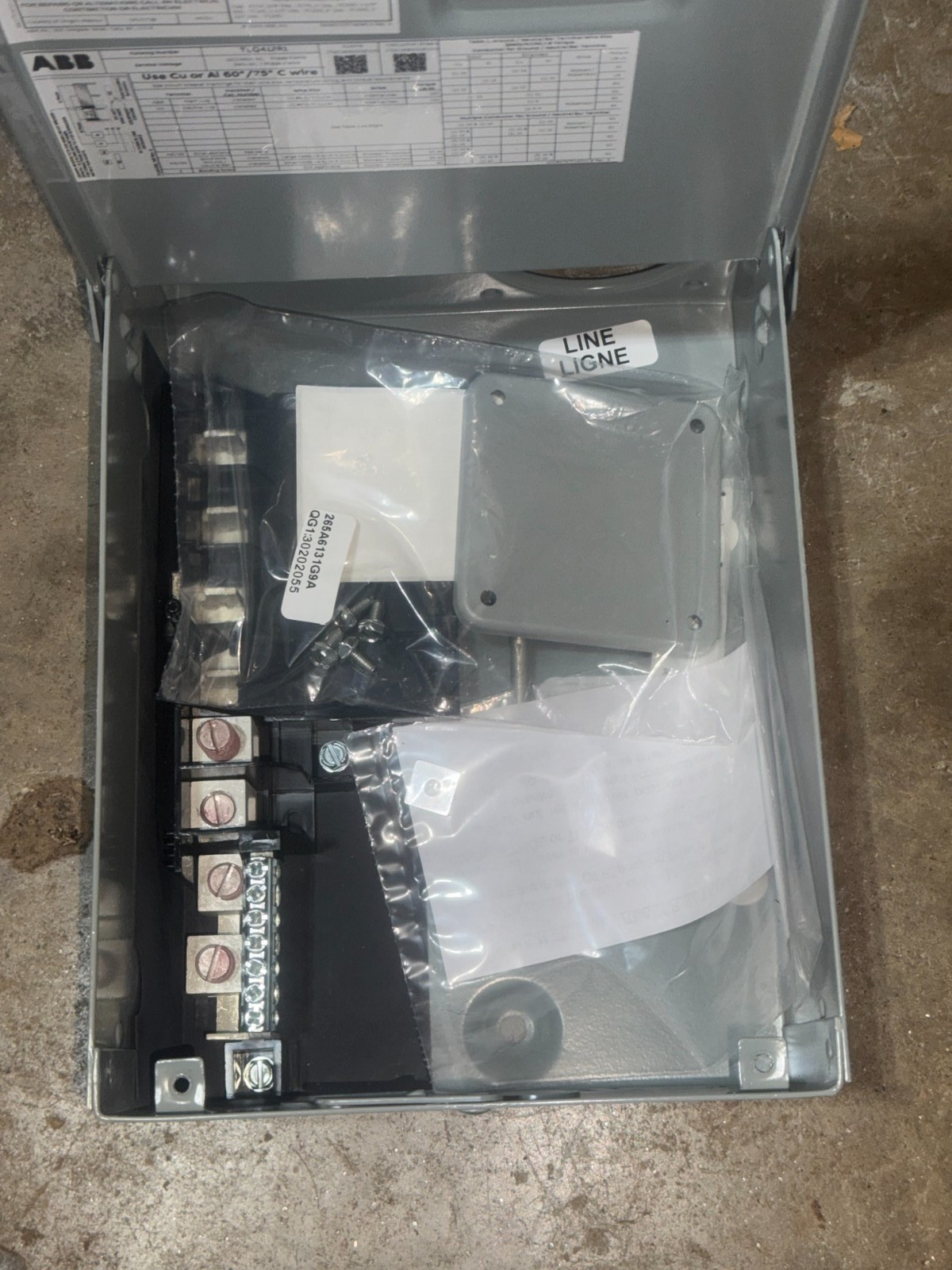 ABB 125A 4 Space 8 Circuit Outdoor Main Lug Panel TLQ412R1 (OB)