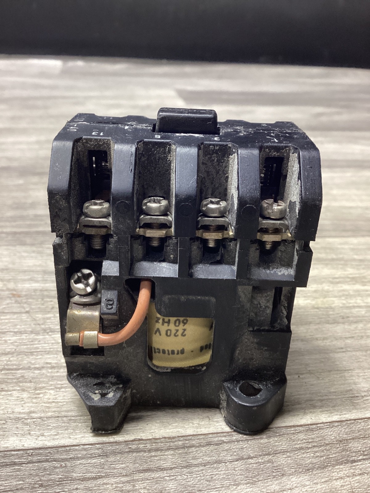 Klockner Moeller DIL 00-40-NA 277VAC 20A Max Contactor 110V 60Hz #110N84