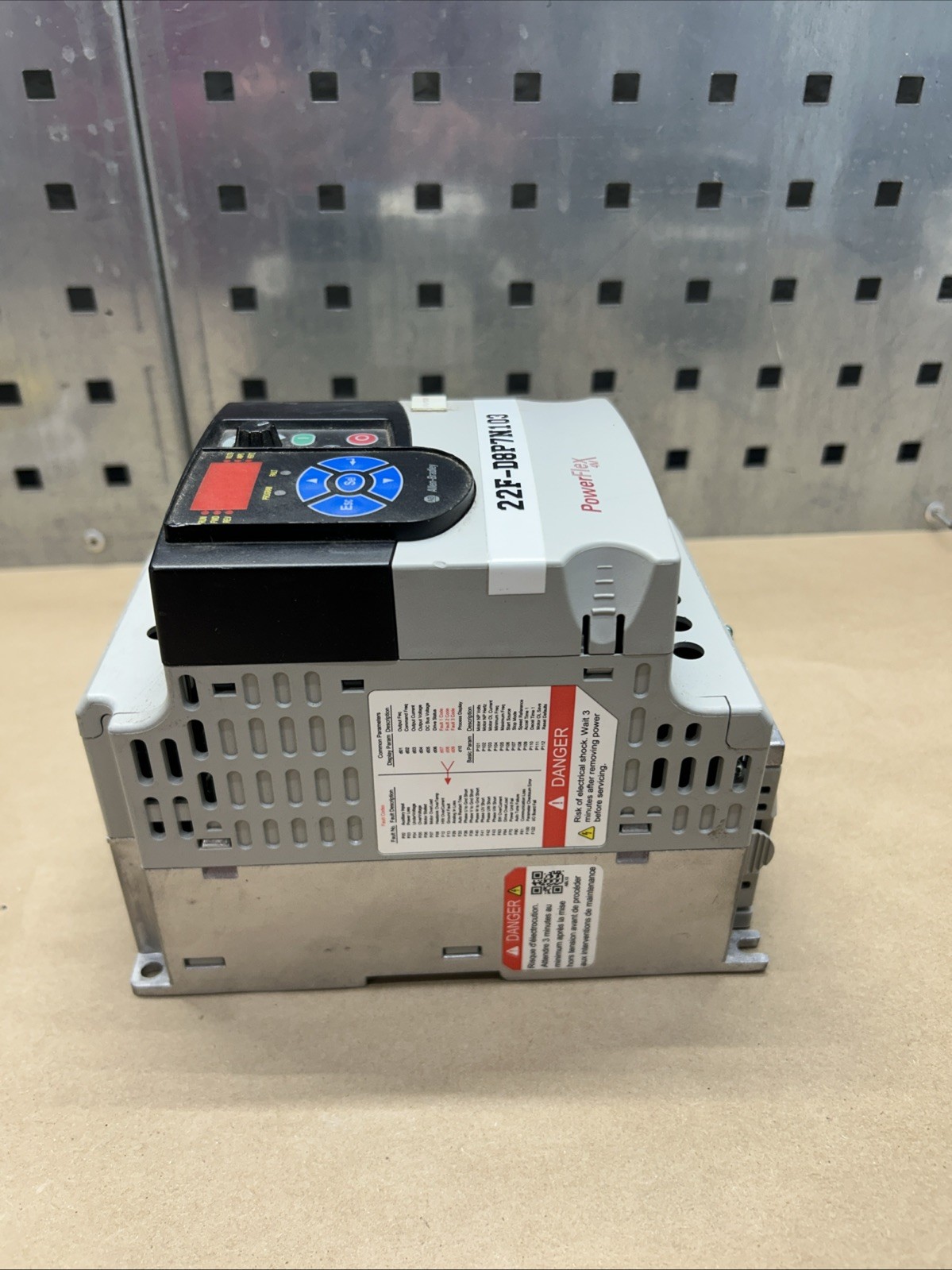 *Pre-Owned*Allen Bradley Powerflex 4M AC Drive 22F-D8P7N103 Ser A FRN 2.02