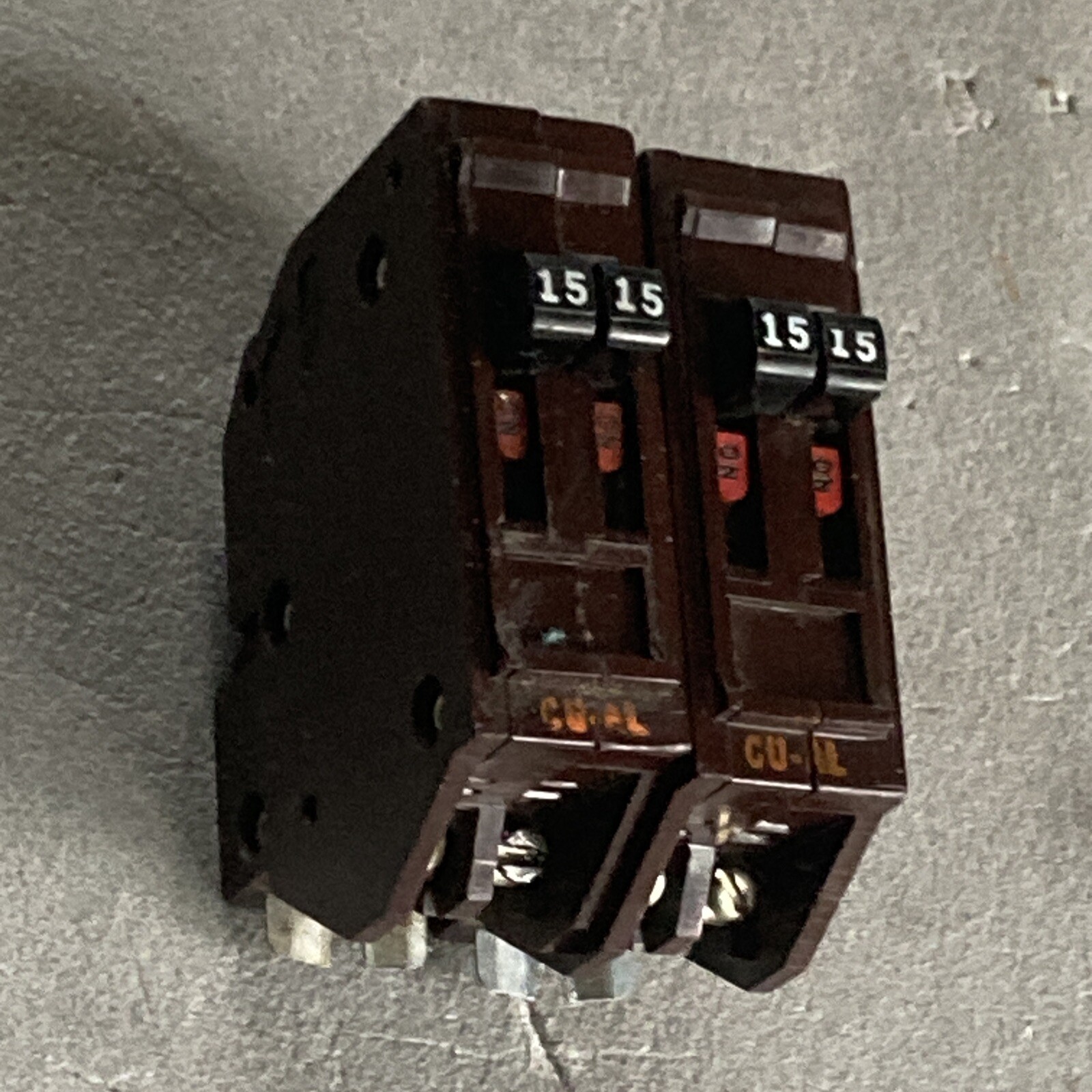 WADSWORTH B1515 A1515 TWIN BREAKER 1-POLE 15A & 1- POLE 15A WA1515