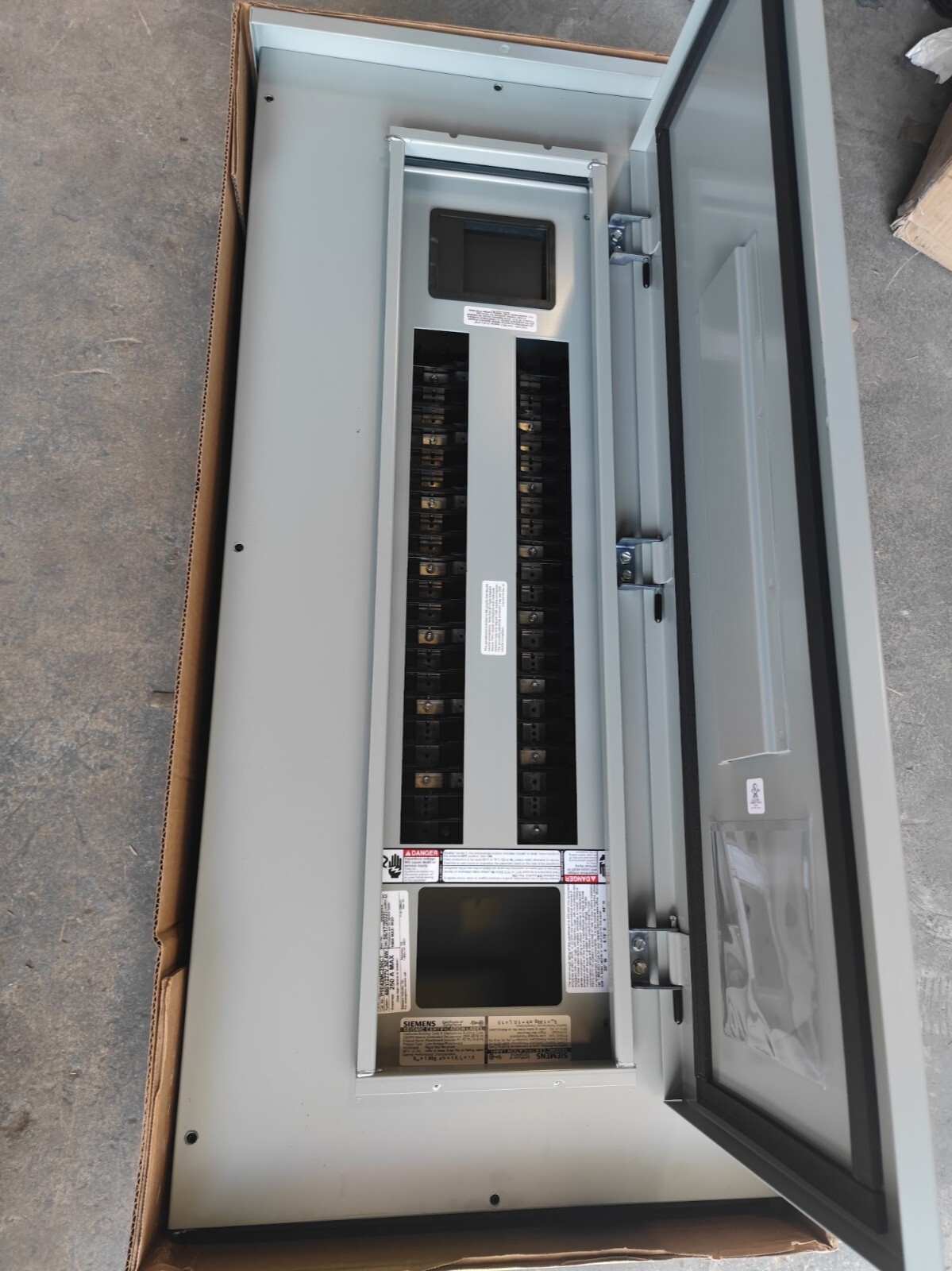 SIEMENS 250 AMP PANELBOARD 480 277 V 3PH 4W 42 Cir NEMA 3R Outdoor Enclosure