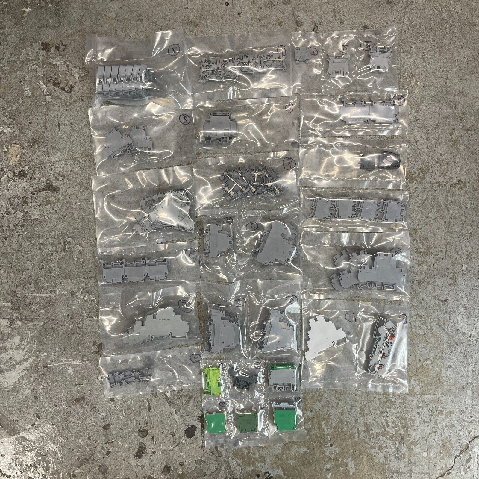 Mixed Lot of Entrelec Terminal Block Din Rail Terminals – Gray / Green