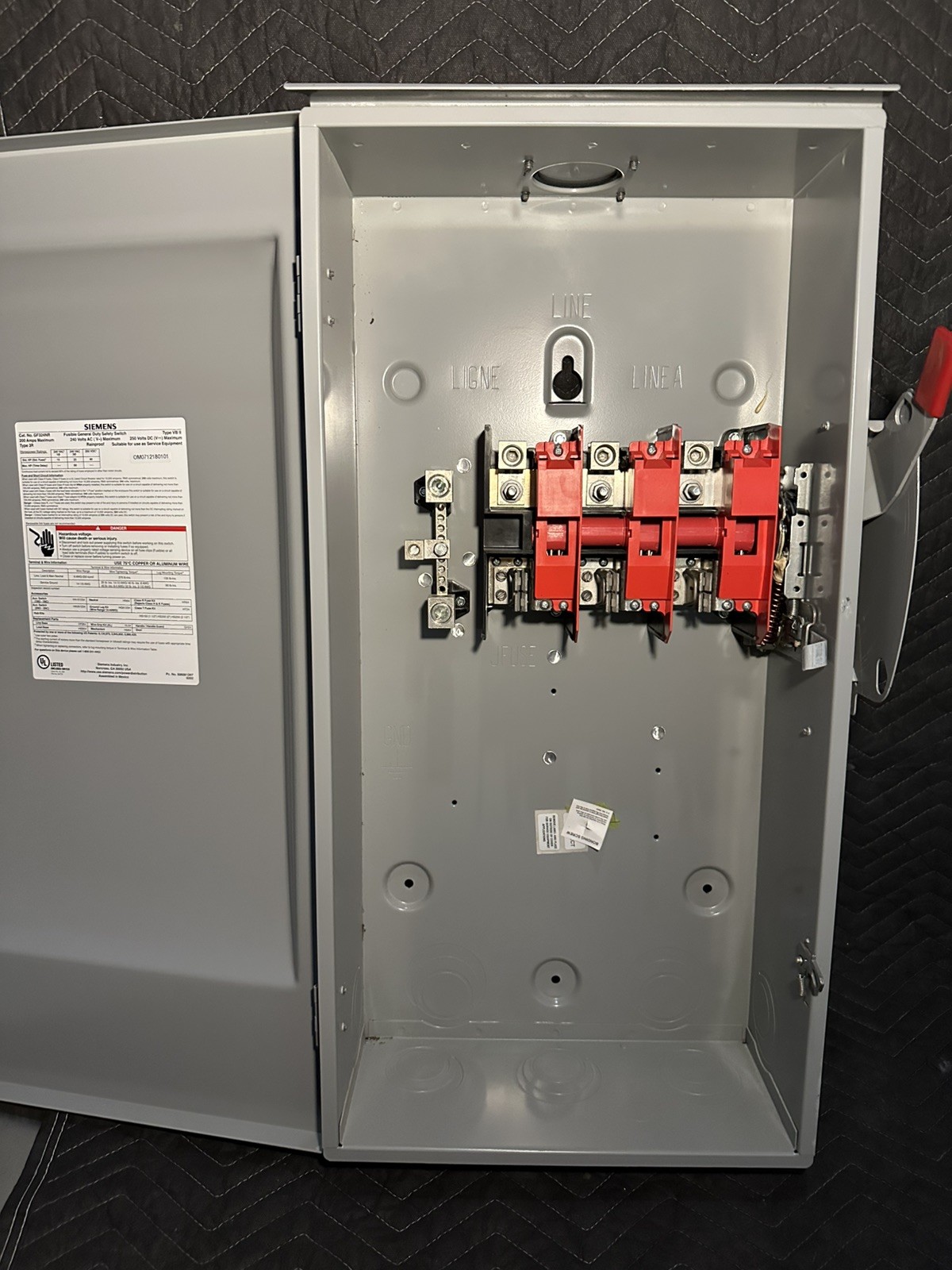 Siemens GF324NR Safety Switch 200A 240V 3P 4W Fused NEMA 3R