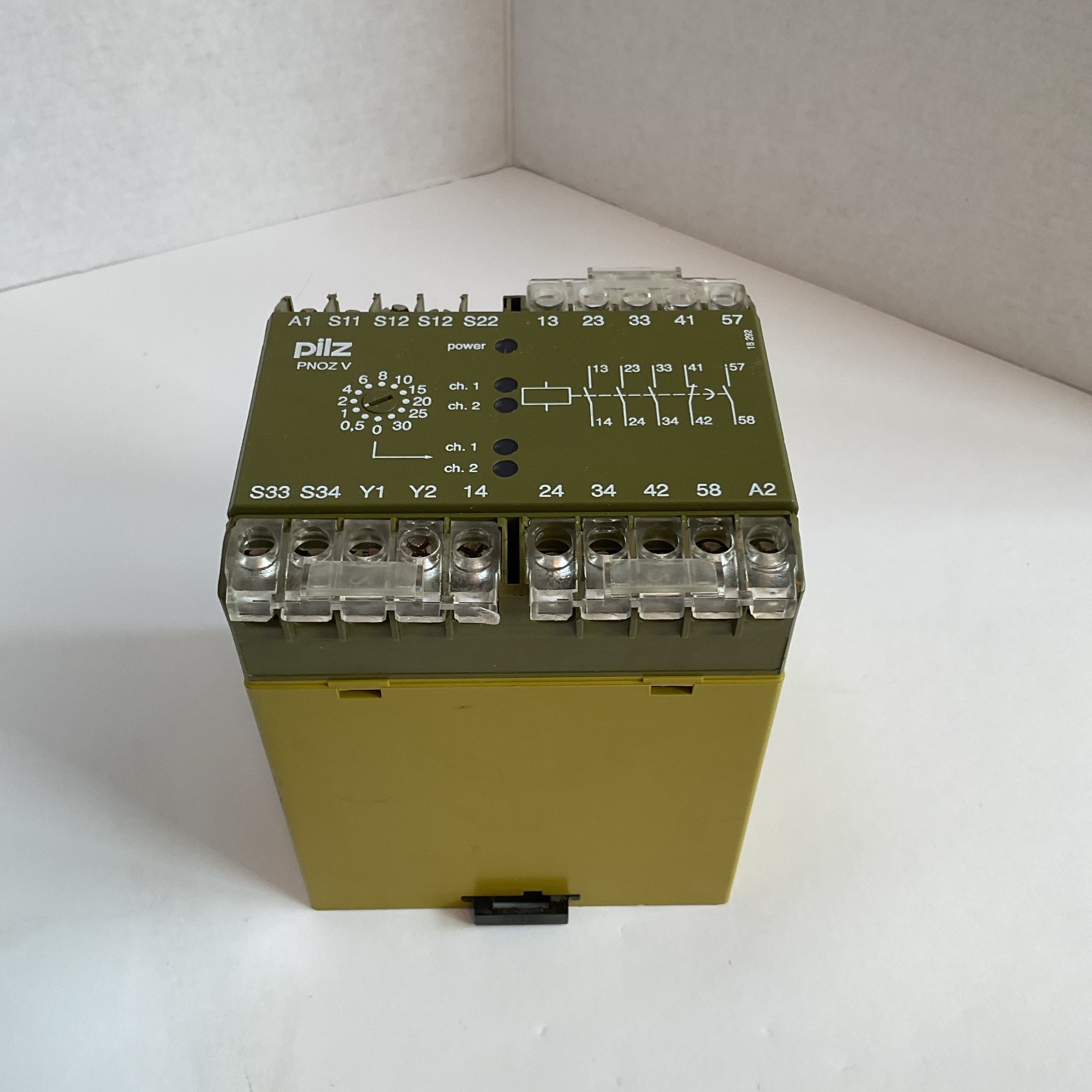Pilz 474790 PNOZ V Safety Relay – 474790