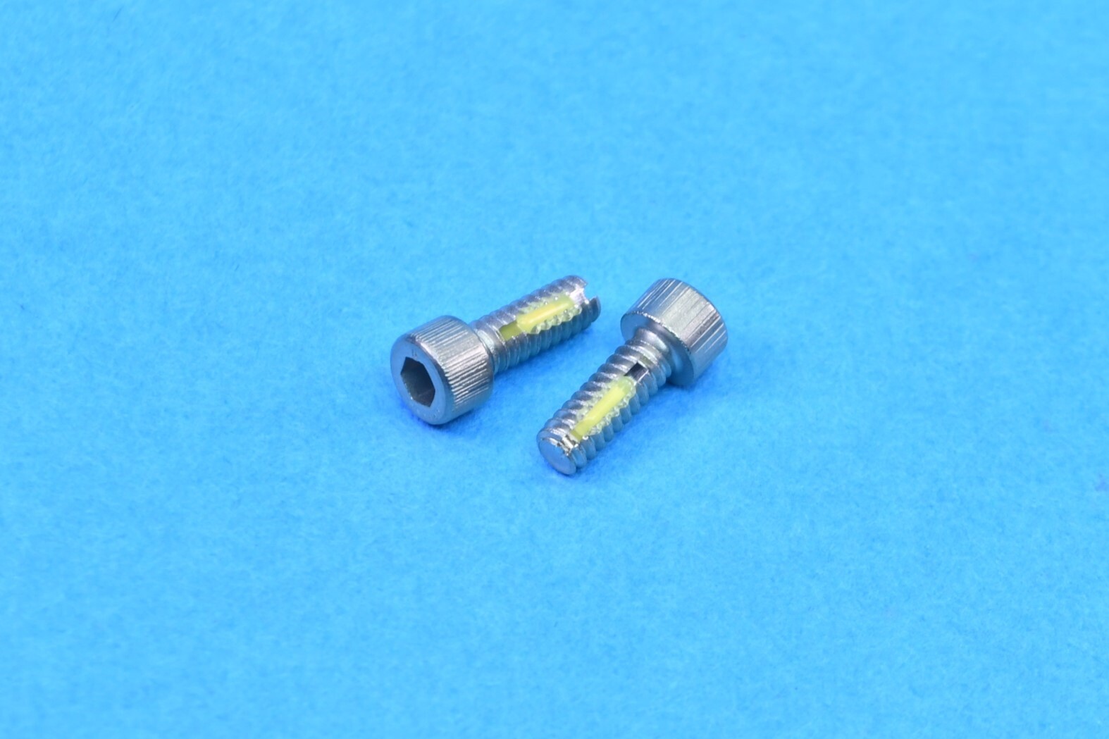 800 Jacon Socket Hex Cap Screw Fastener 3/8″ Stainless Steel M4-0.7 w/ Pacth