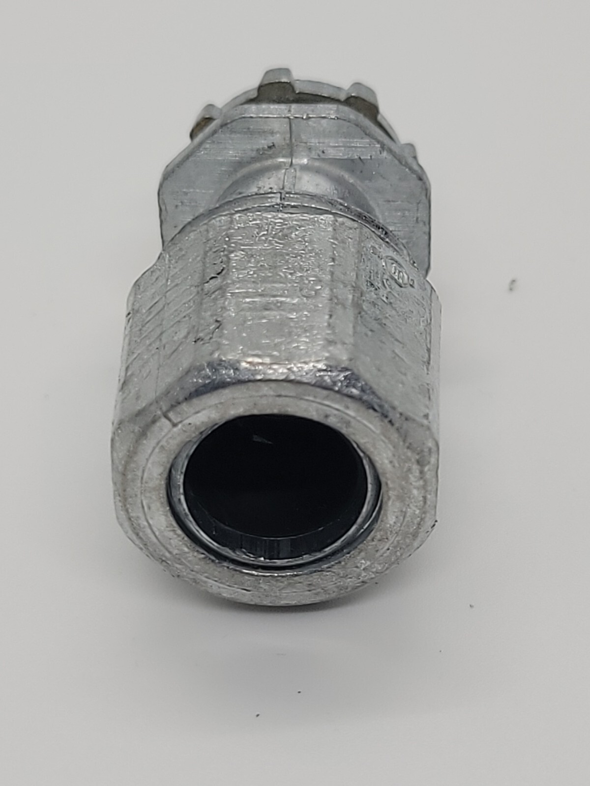 AI Arlington Rain & Concrete Tight Fitting for PVC Jacketed MC Cable 1/2 LTMC507