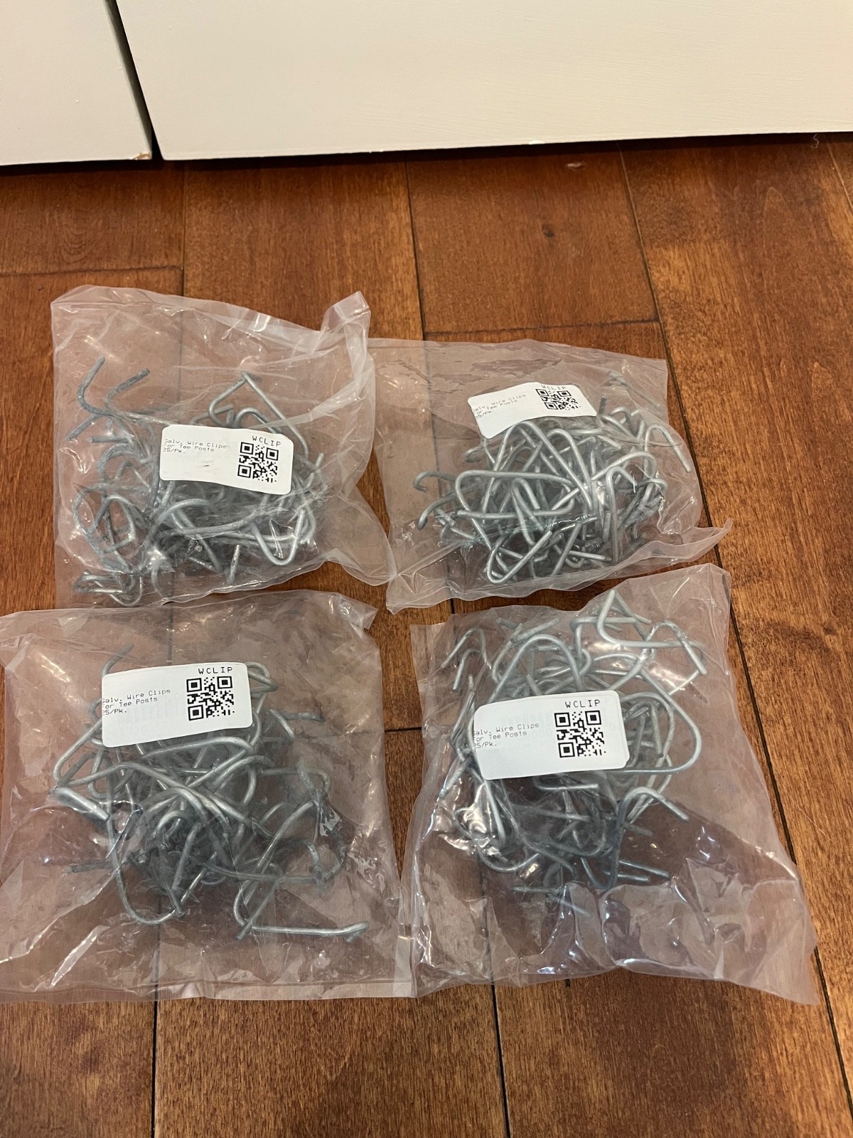 T-Post Wire Clips, Galvanized Steel Fence Clips, Heavy-Duty ( 100 Pcs. )