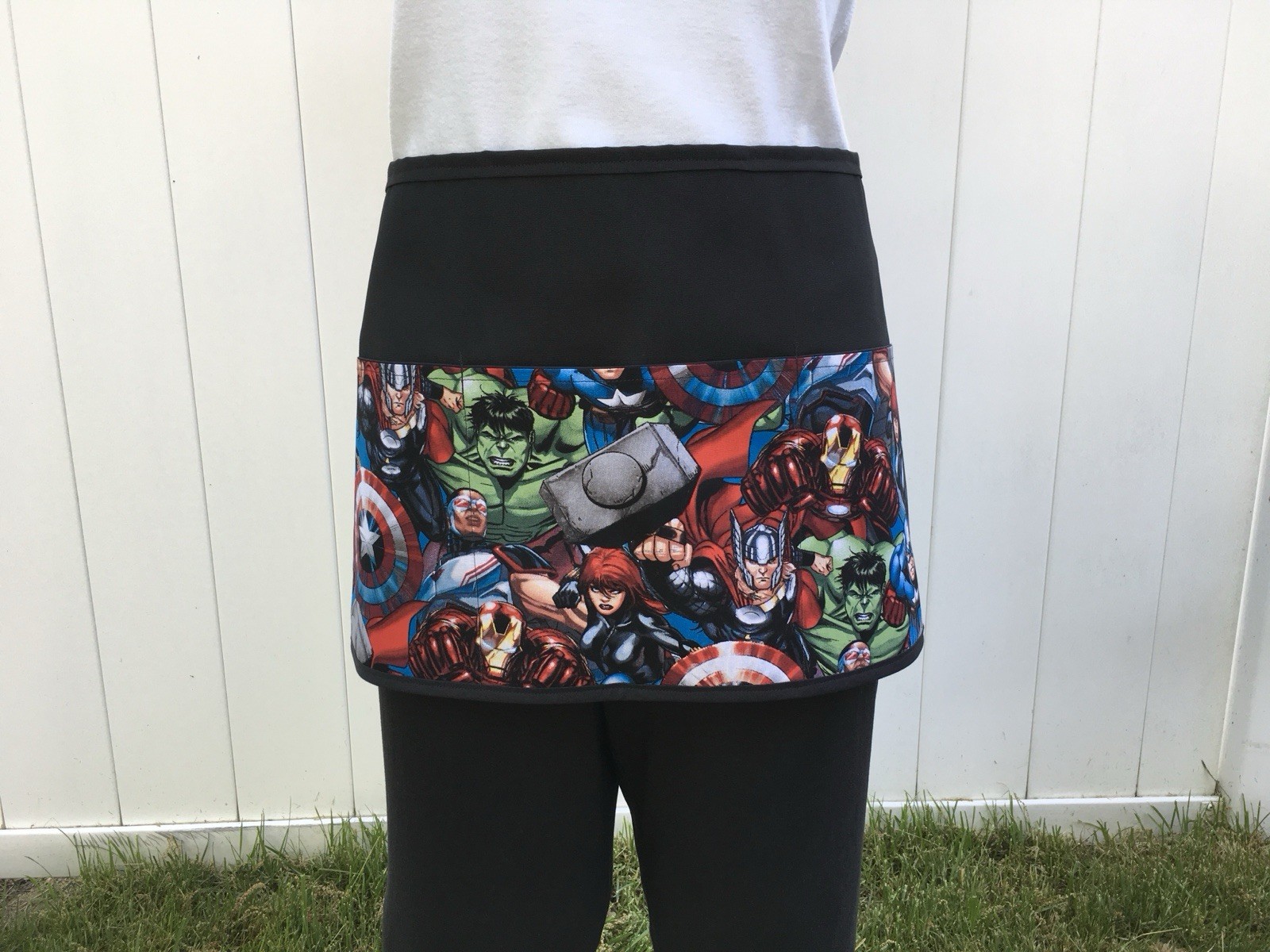 Black Waitress Apron Marvel,Super Heroes 3 Pockets Server Restaurant avengers