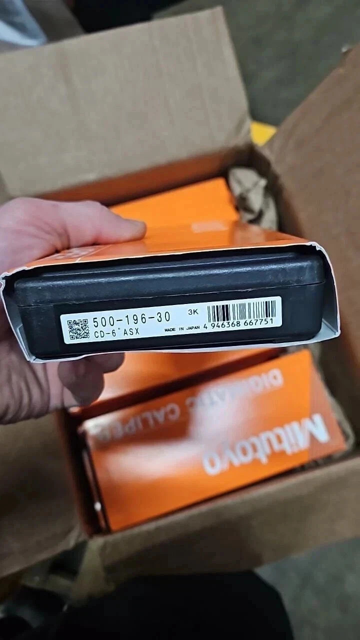 Mitutoyo 500-196-30 Digital Caliper | 0-6″ (150mm) | Absolute Encoder | New