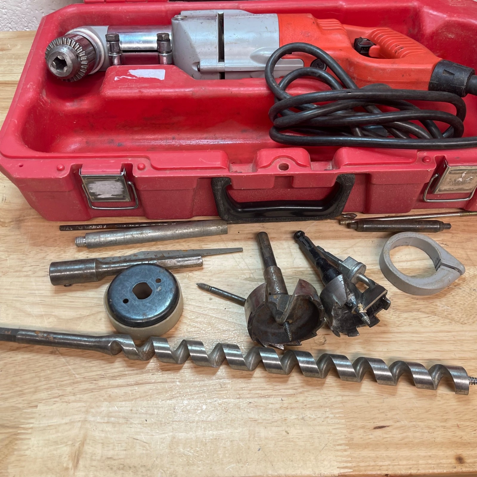 Milwaukee 1107-1 1/2» Corded Right Angle Drill with case