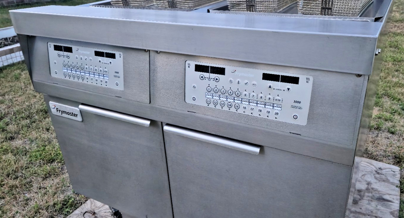Frymaster Double Fryer Model#: FPLHD265GNC, Natural Gas, Filtration! Xtra Clean!