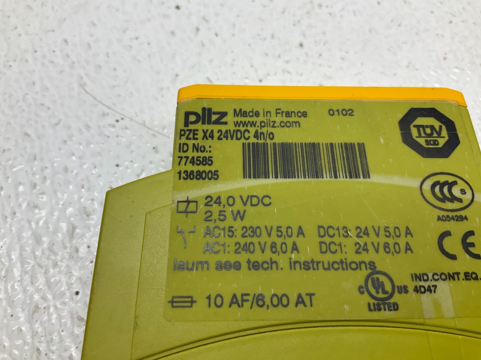 Pilz PZE X4 24VDC 4n/o 24 VDC Safety Relay PZEX424VDC4n/o 774585 (TSC)