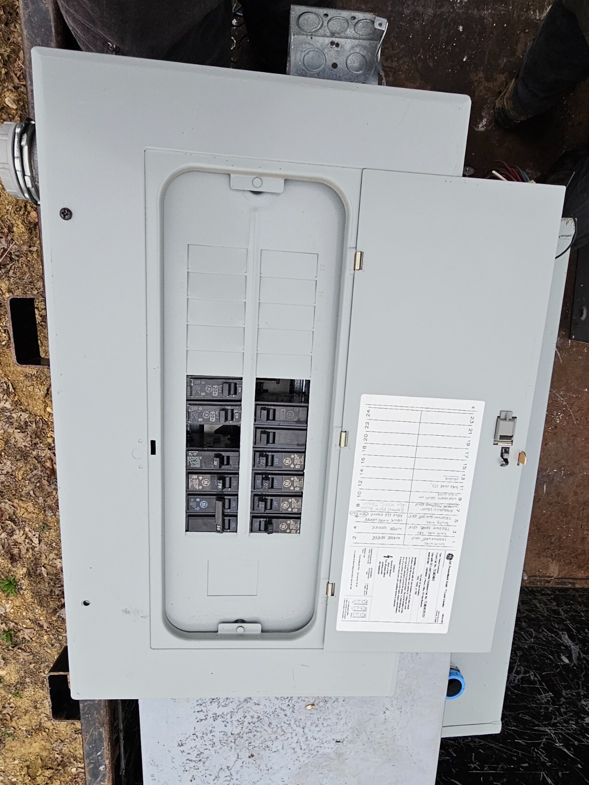 GE Power Mark Gold Load Center 125 amp 120/240 Volt 1 Phase 3 Wire Cat#TLM24BC