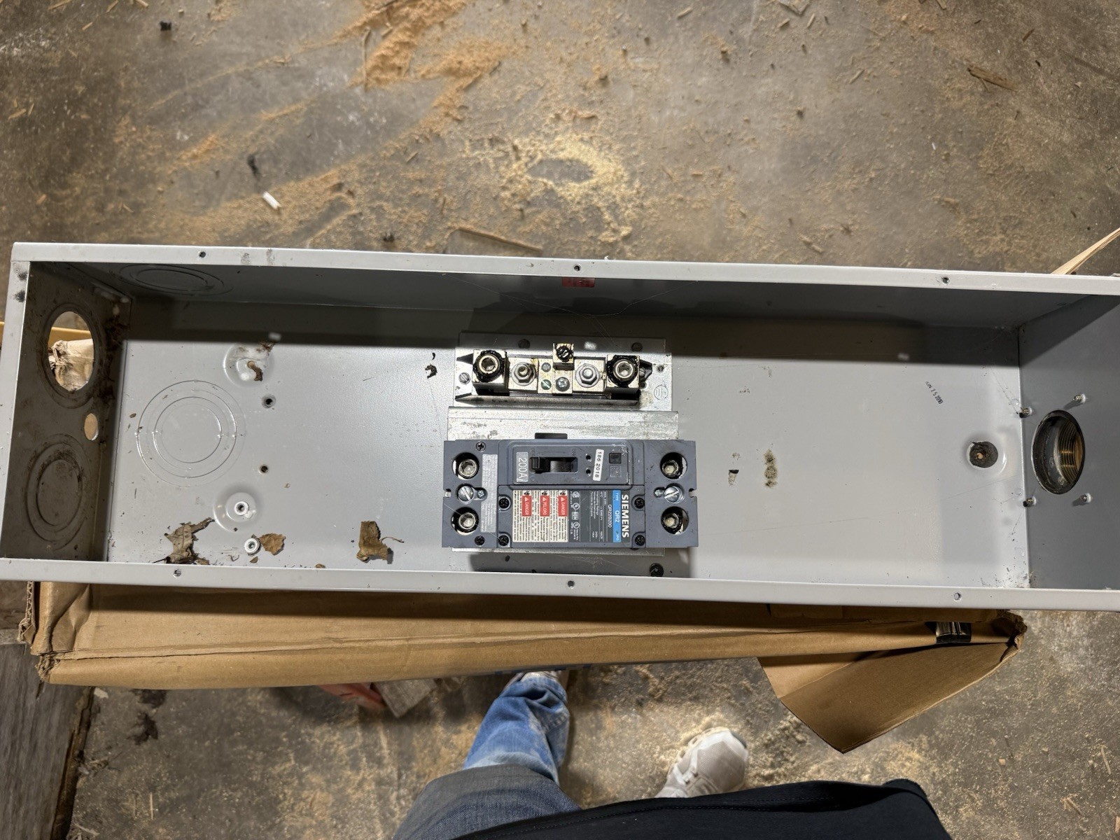 Siemens 200 Amp Circuit Breaker 2 Pole 240 VAC 10kA QR22B200